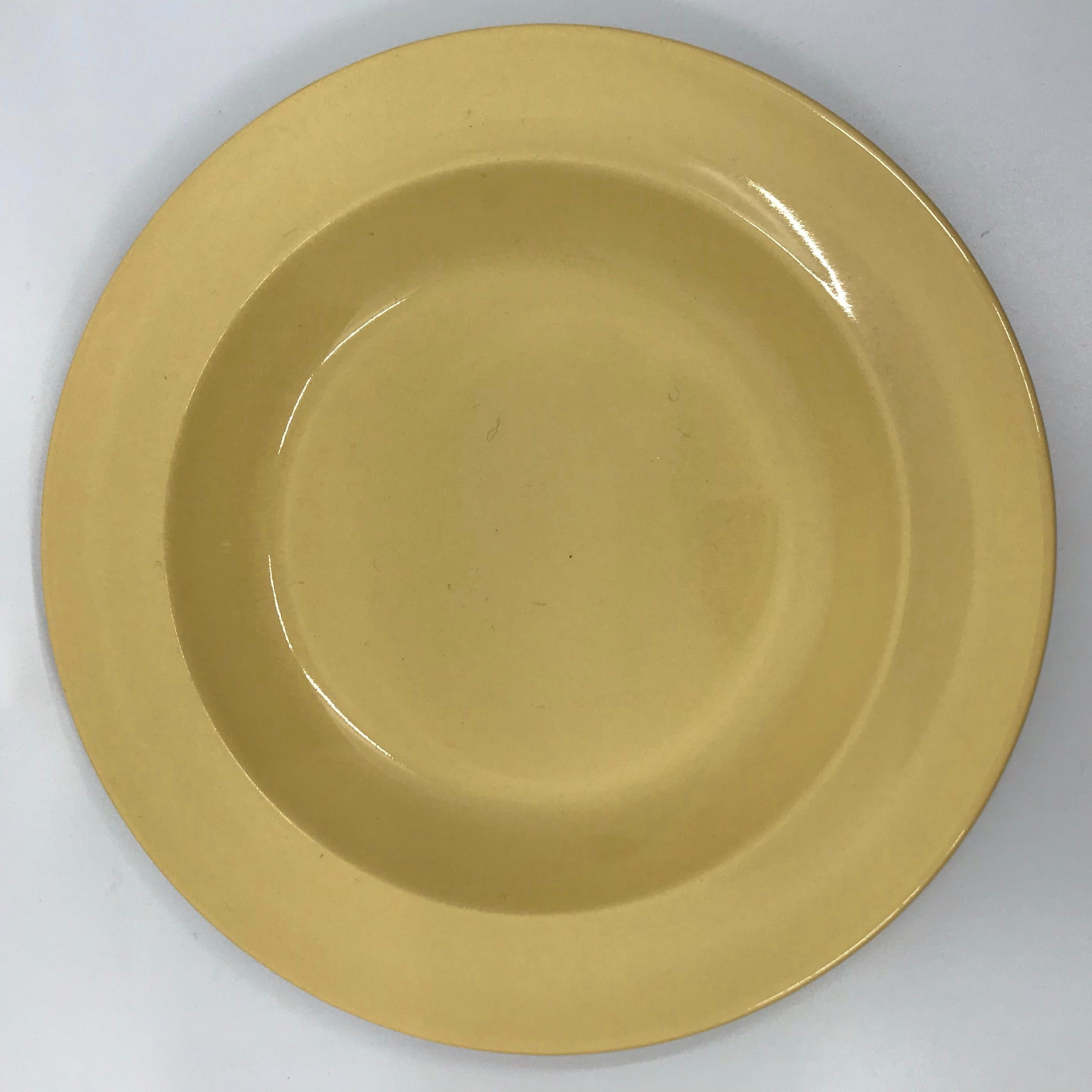 English Set of Six Wedgwood Yellow Plates For Sale