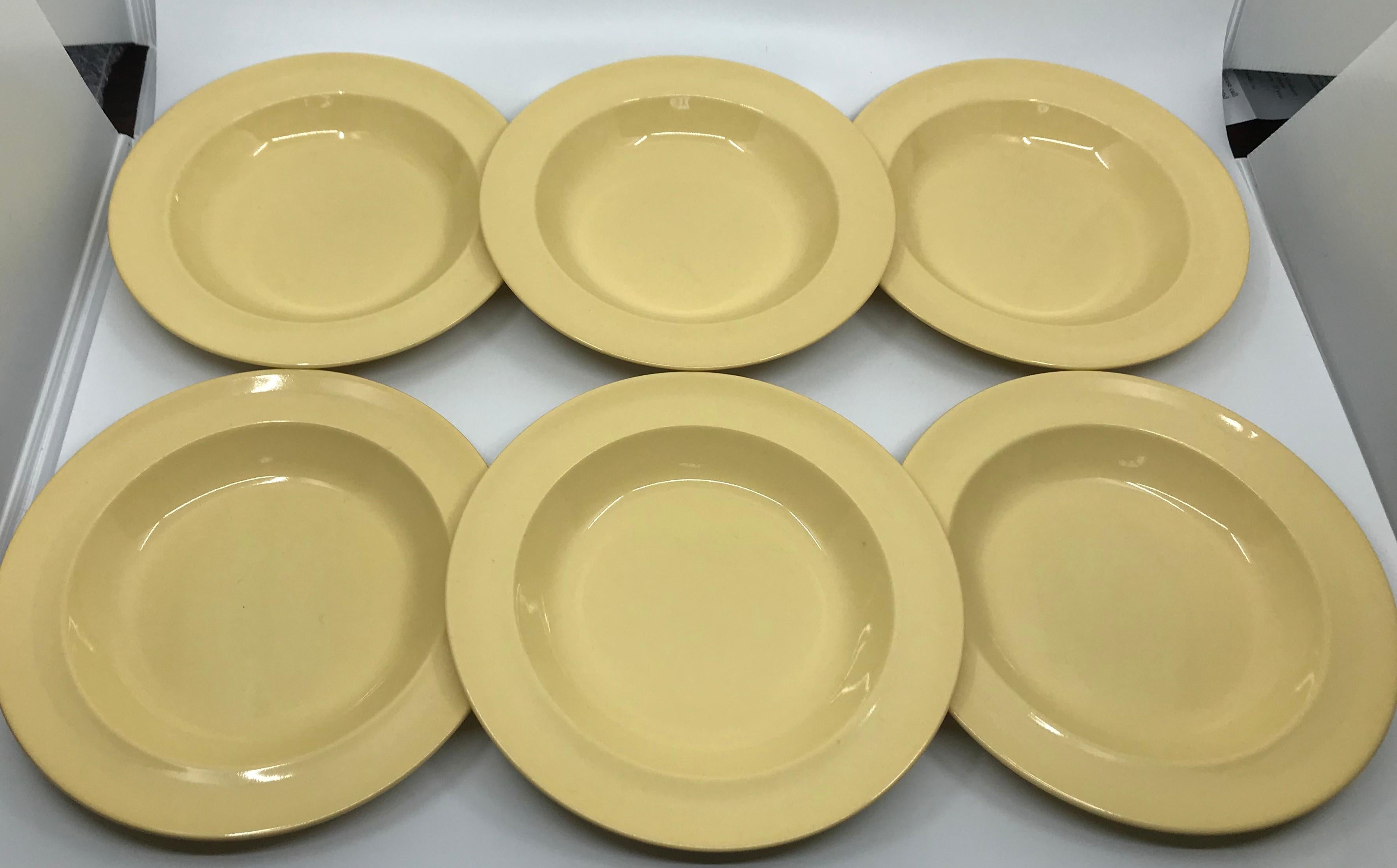 20th Century Set of Six Wedgwood Yellow Plates For Sale