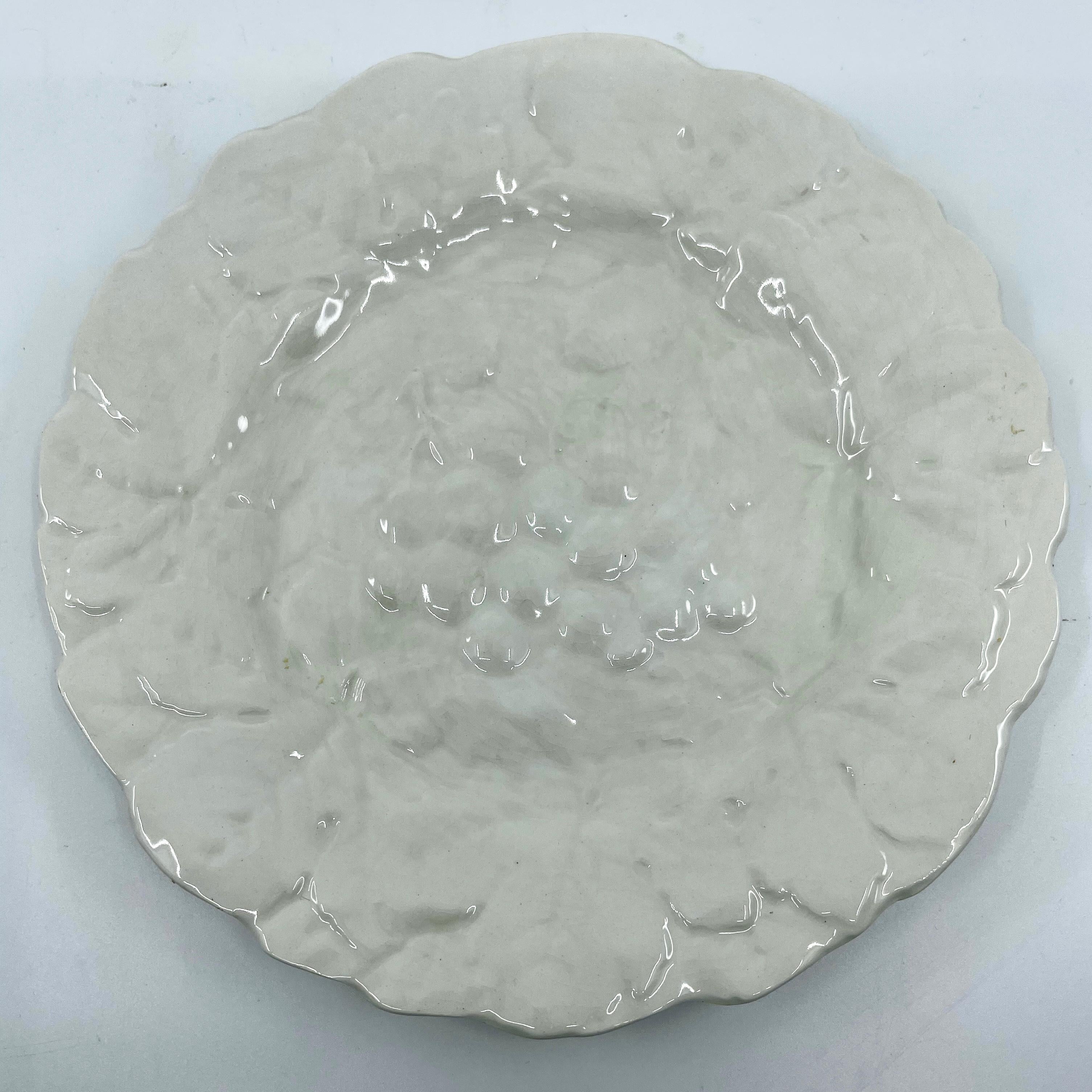 Set of Six White Fruit Salad Dessert Plates In Good Condition For Sale In New York, NY