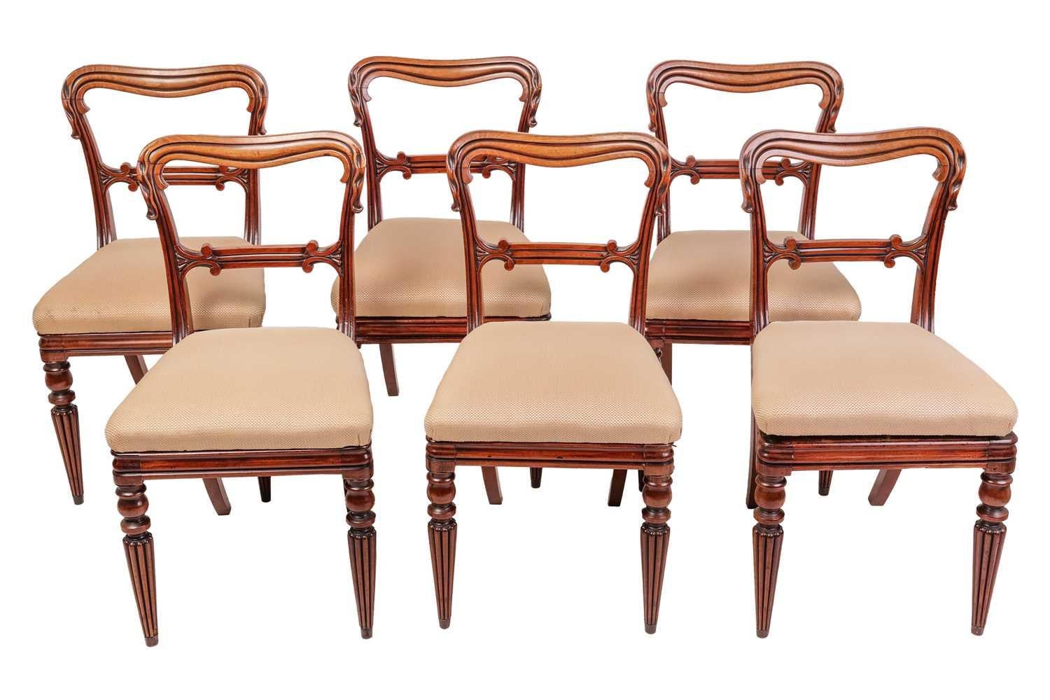 Ensemble de six chaises de salle à manger William IV en acajou, Angleterre vers 1835
Un bel et élégant ensemble de six chaises de salle à manger anglaises d'époque William IV, fabriquées en acajou massif, vers 1835.

Chaque chaise présente une