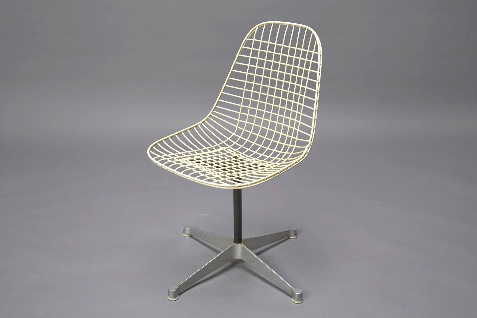 Mid-Century Modern Set of Six Wire Chairs by Charles Eames for Herman Miller