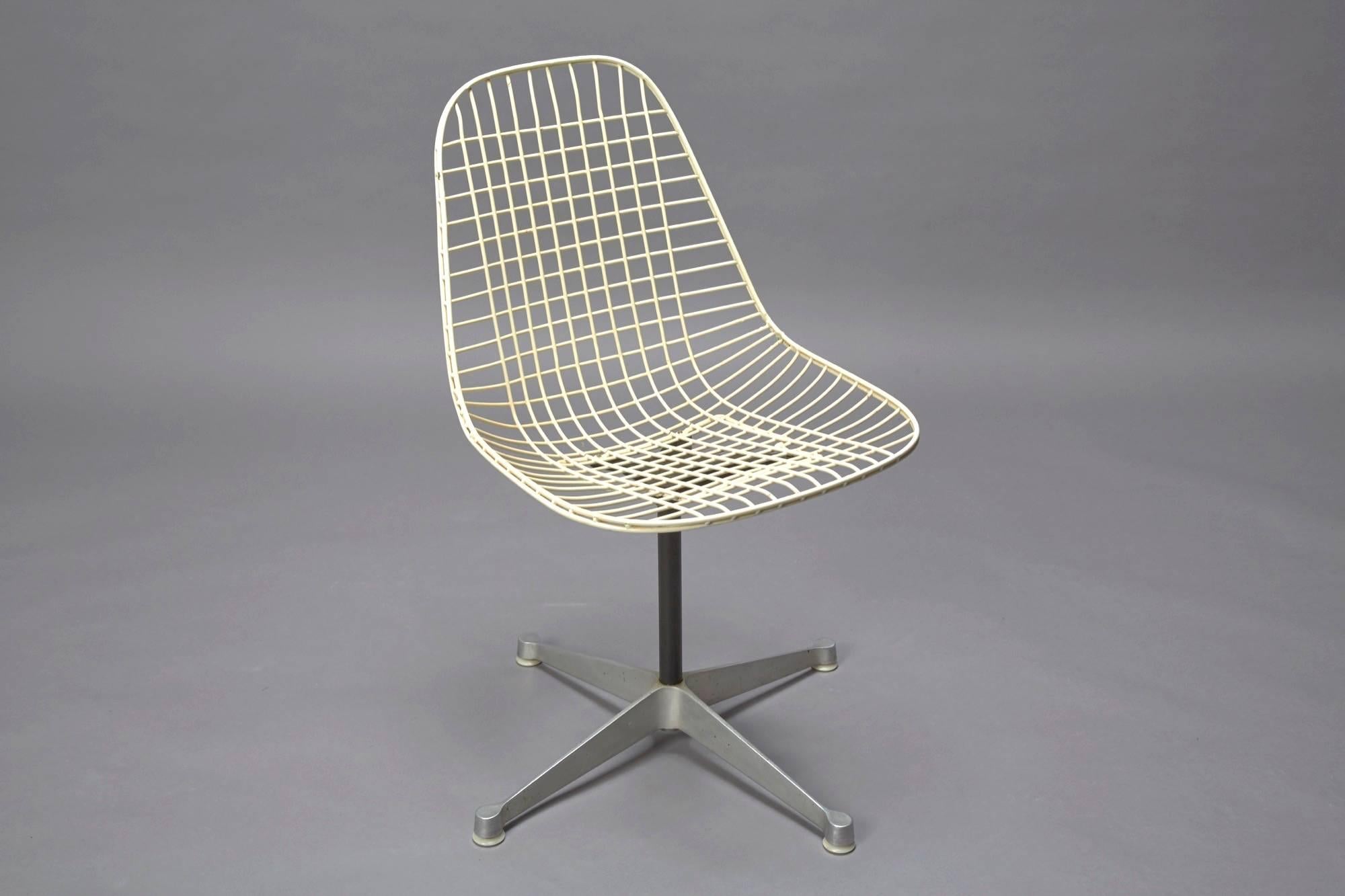 Set of Six Wire Chairs by Charles Eames for Herman Miller 1