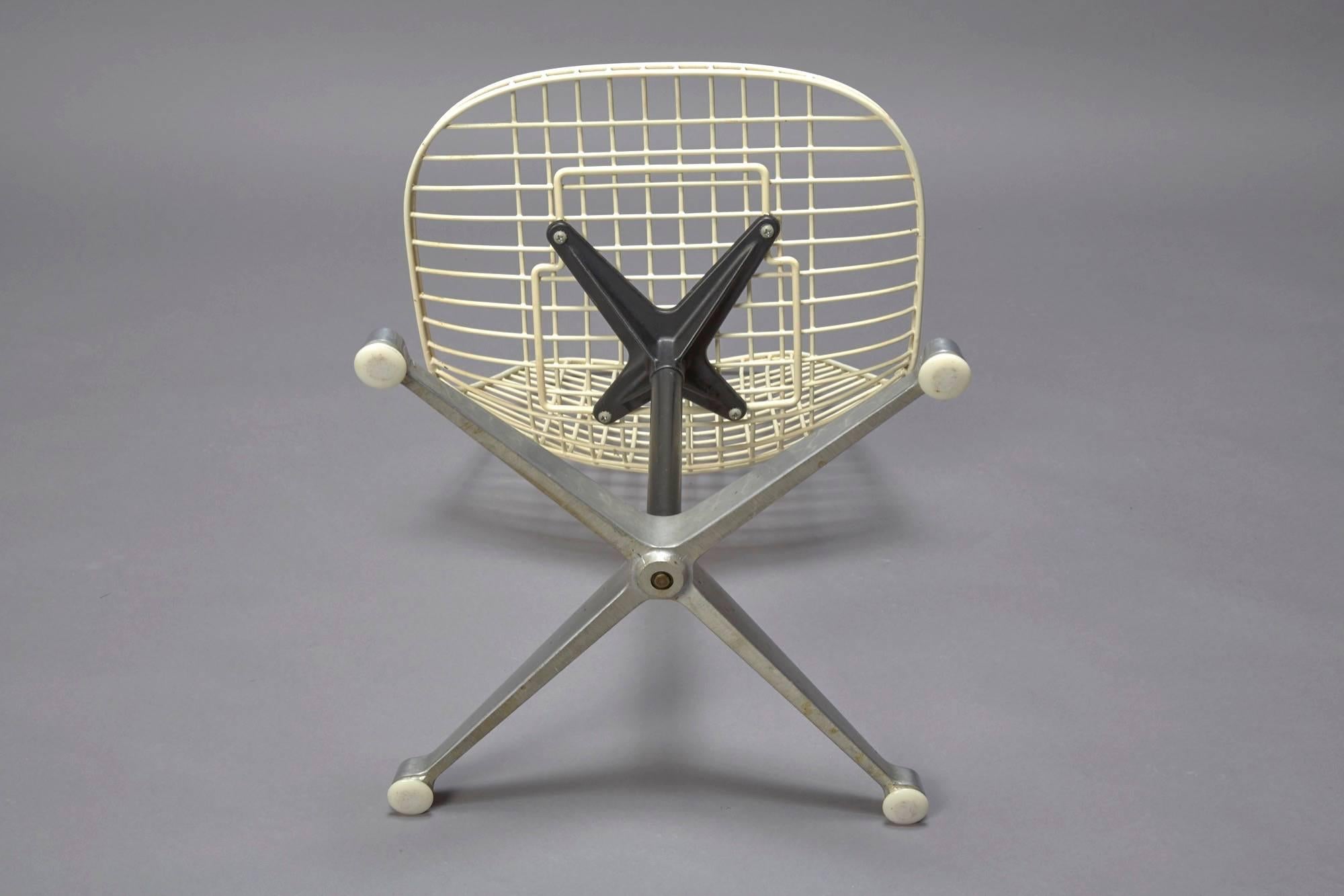 Set of Six Wire Chairs by Charles Eames for Herman Miller 2