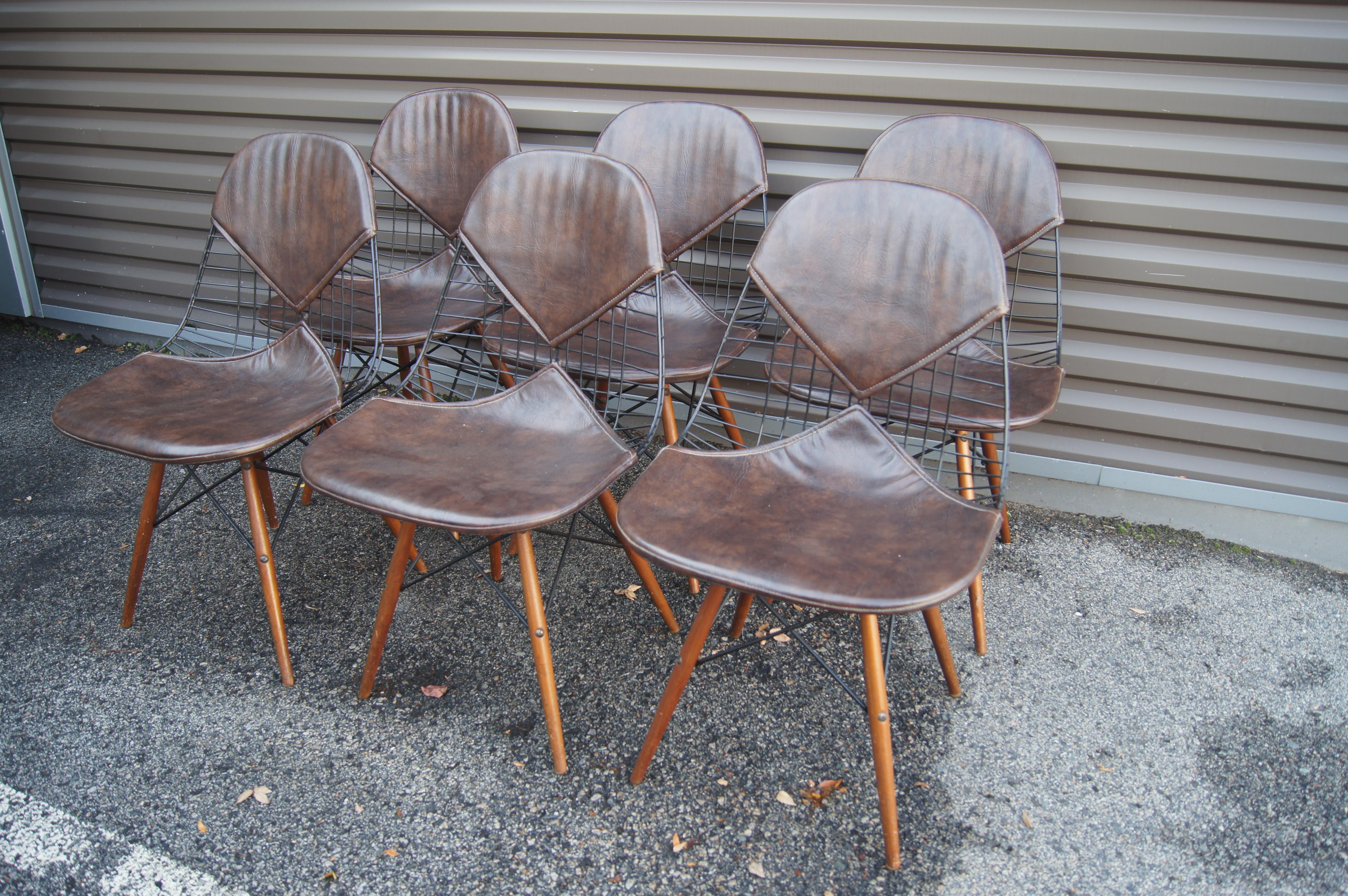 Mid-Century Modern Set of Six Wire Chairs with Dowel Legs and Bikini Pad by Charles and Ray Eames For Sale