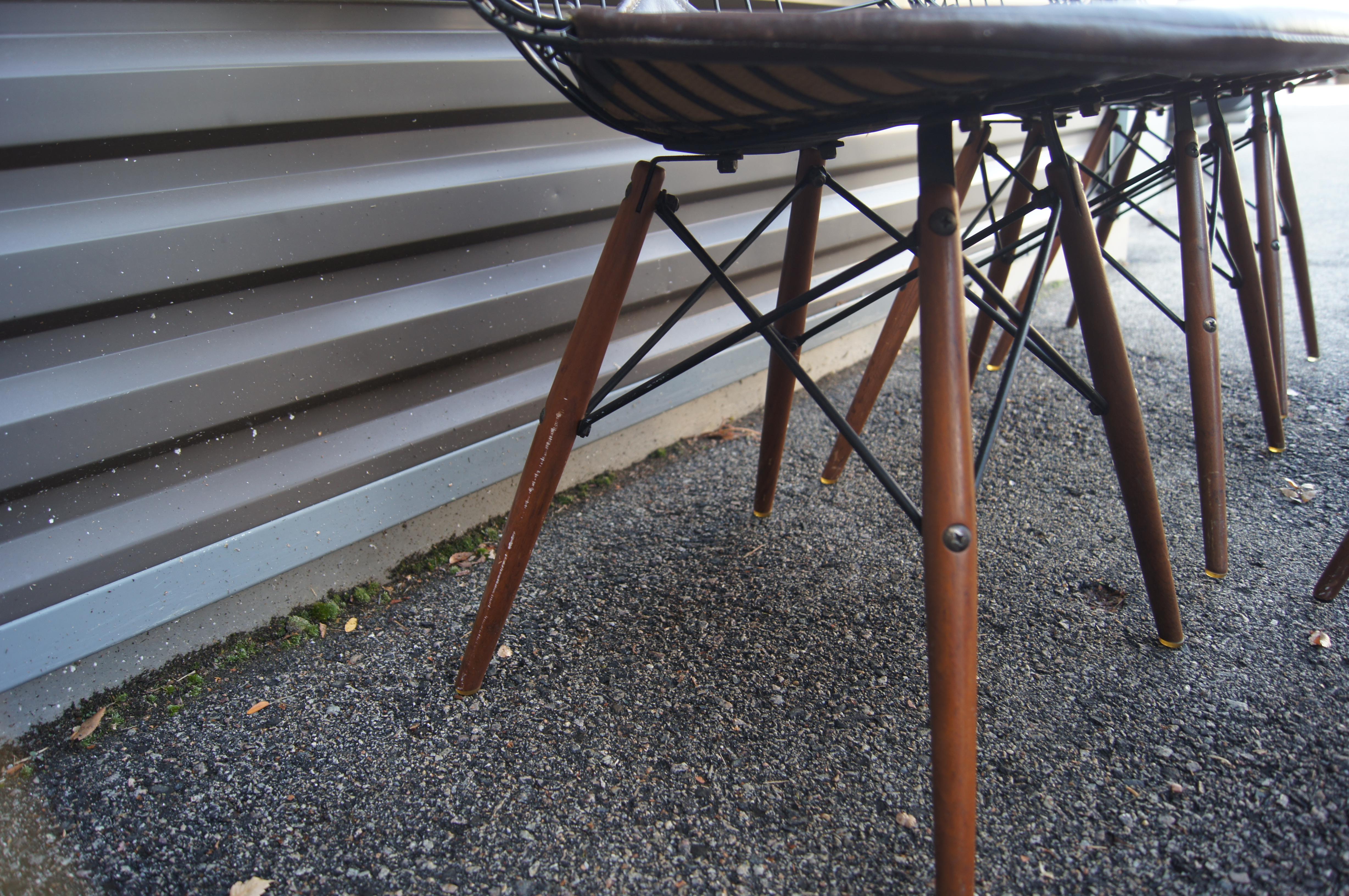 Set of Six Wire Chairs with Dowel Legs and Bikini Pad by Charles and Ray Eames For Sale 2