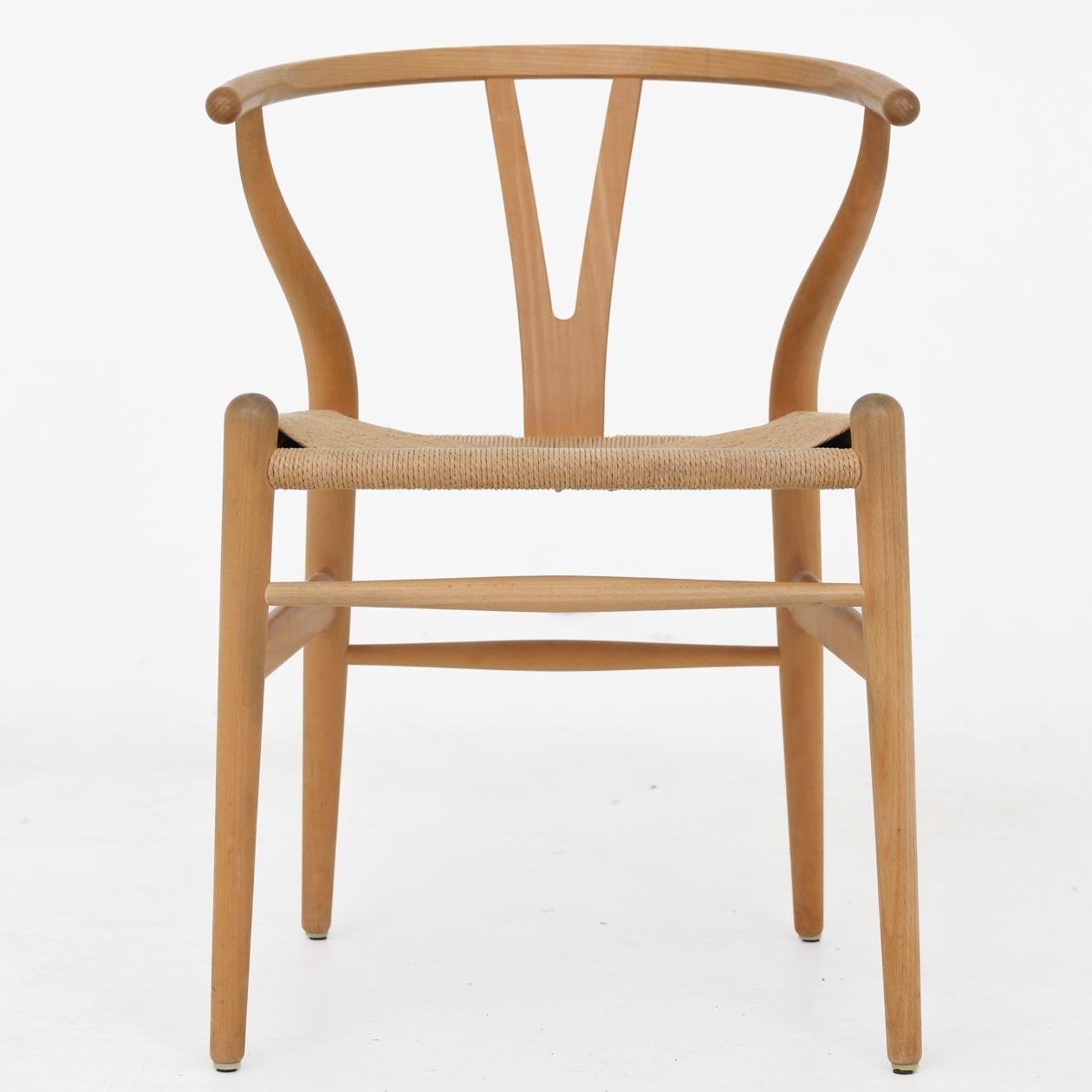 CH 24 - set of 6 'Wishbone' chairs in beech and woven paper yarn. Hans J. Wegner / Carl Hansen.