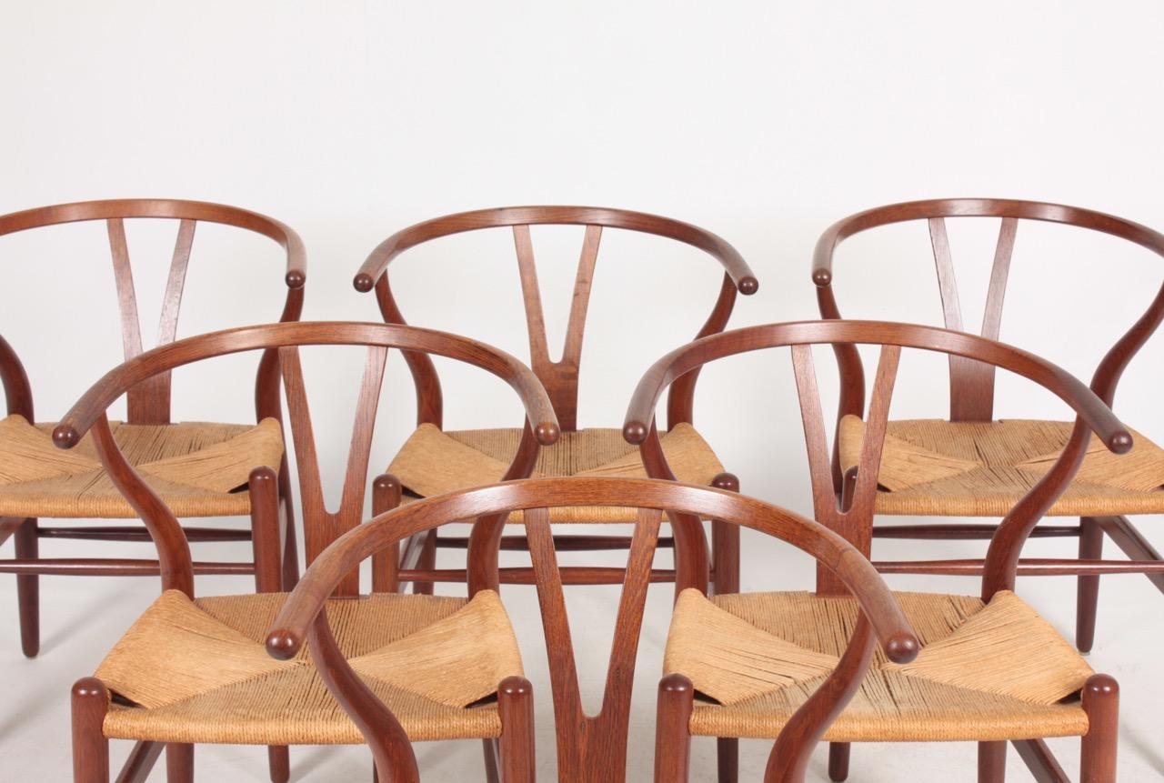 Scandinavian Modern Set of Six Wishbone Chairs in Patinated Oak by Hans Wegner, 1960s