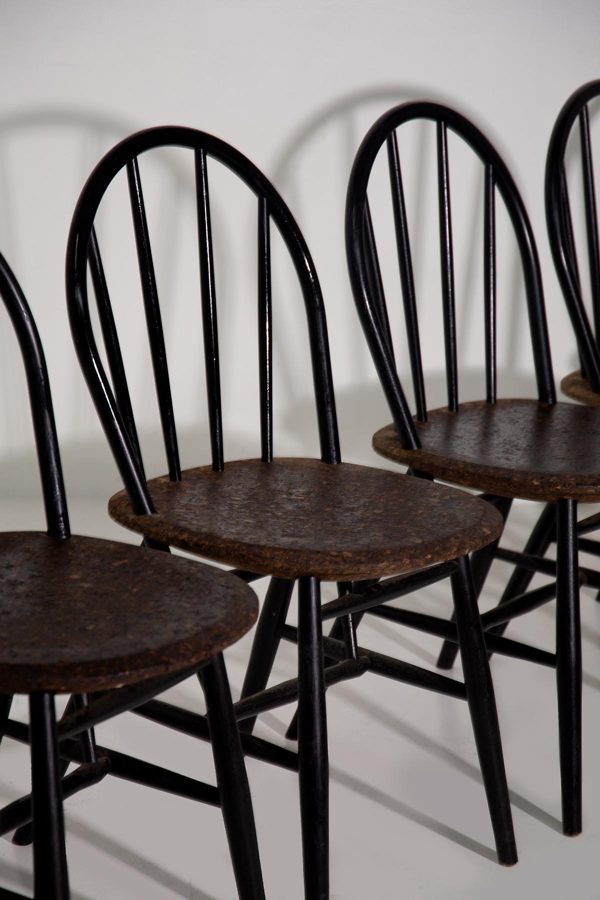 Ensemble de six chaises en bois et liège en vente 6