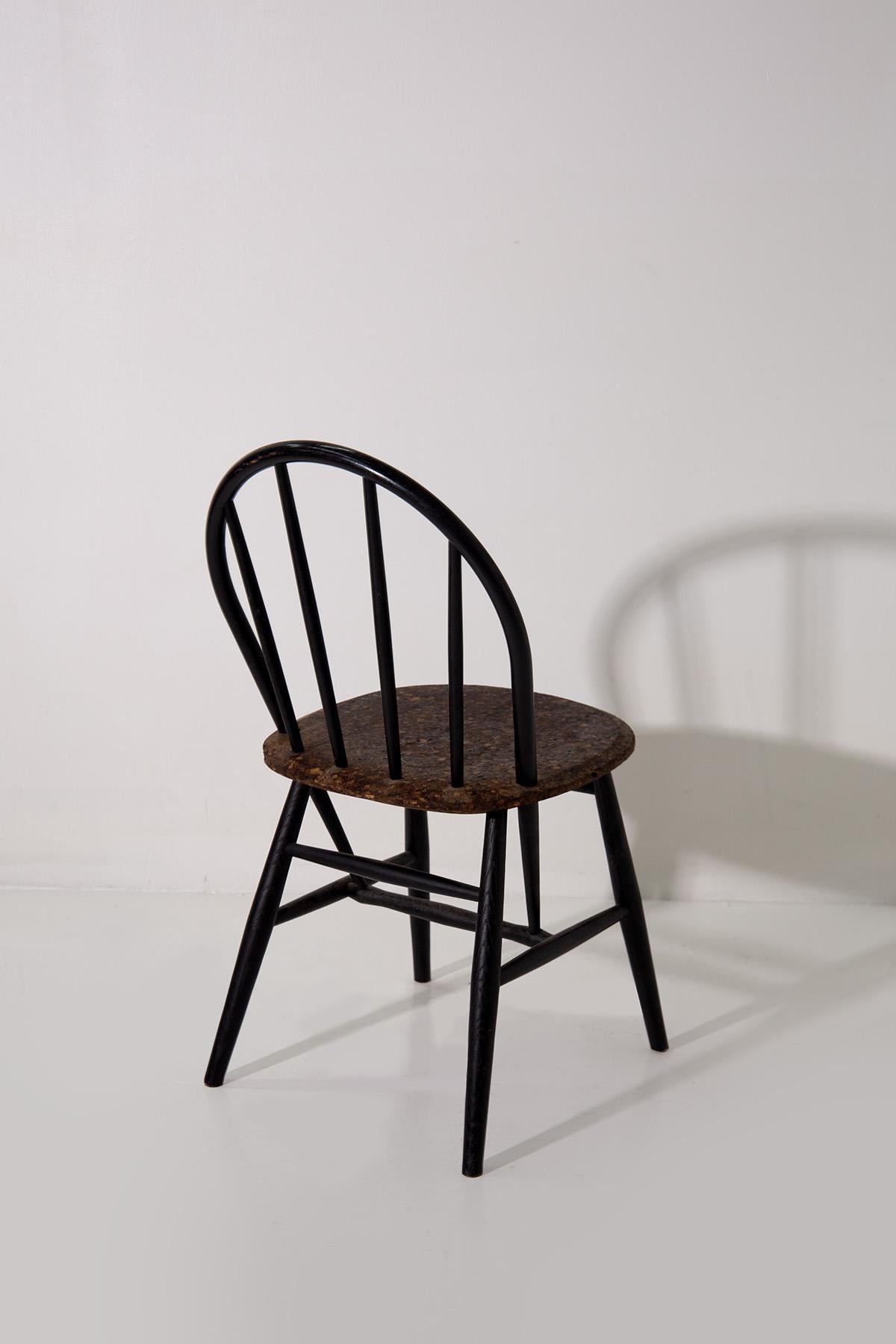 Ensemble de six chaises en bois et liège Bon état - En vente à Milano, IT