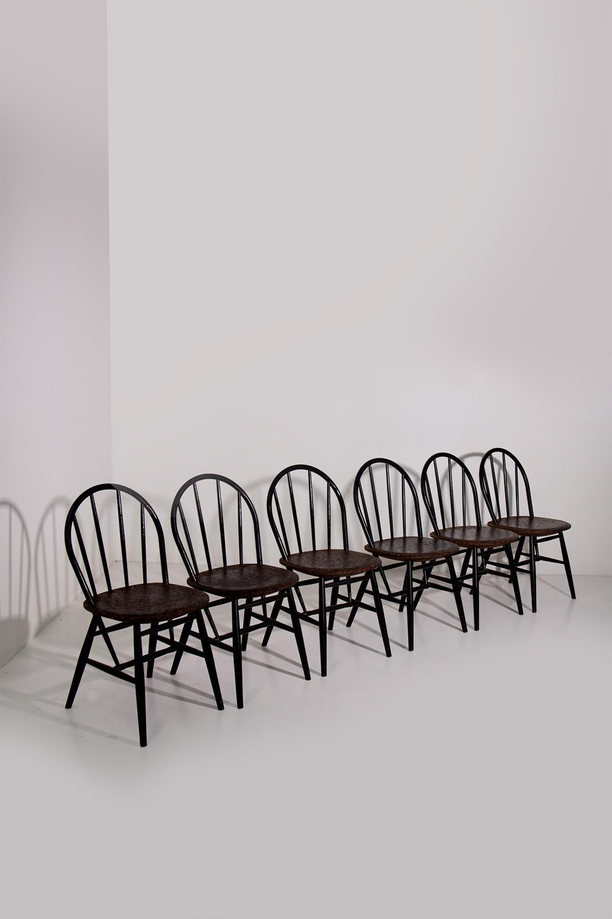 Ensemble de six chaises en bois et liège en vente 2