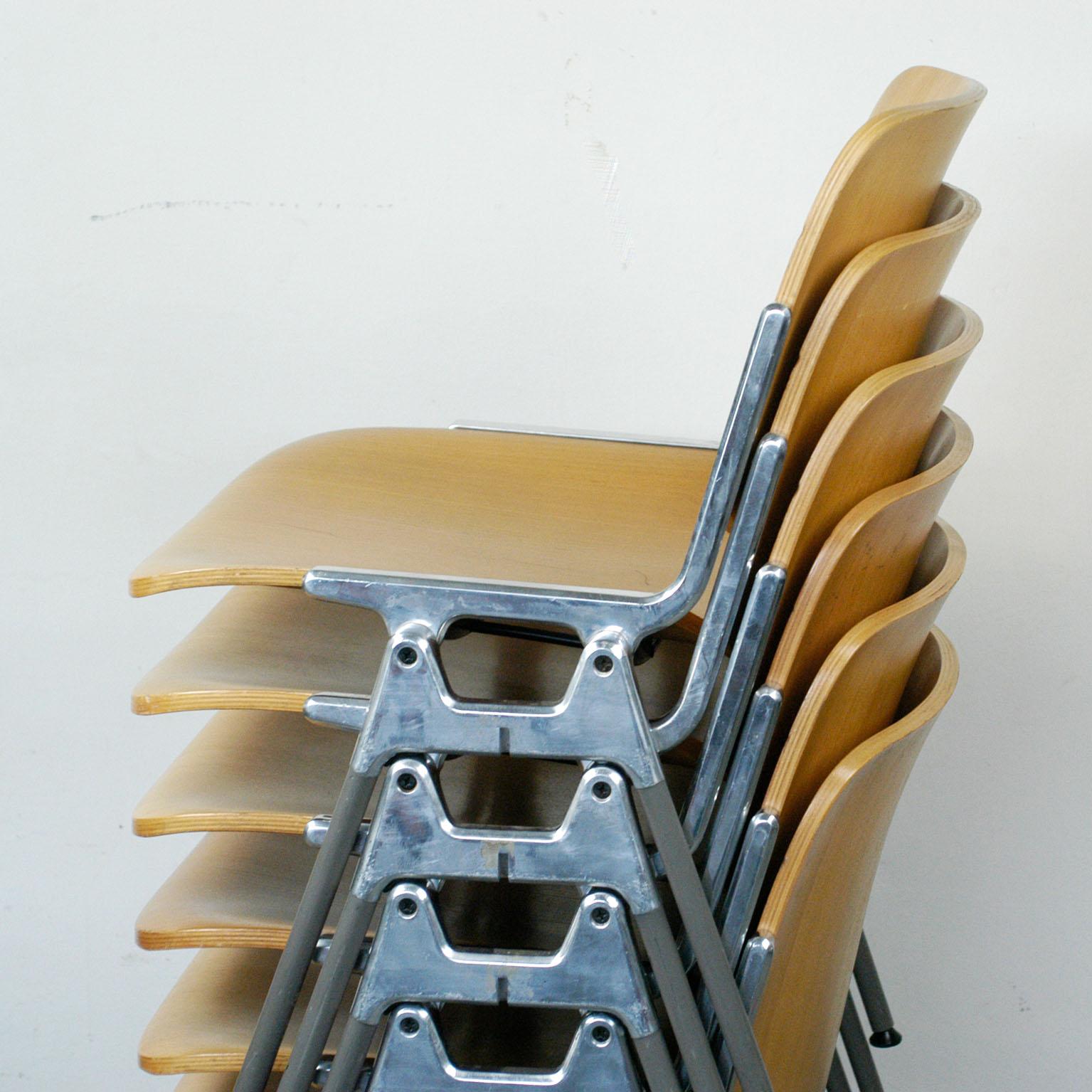 Mid-20th Century Set of Six Wooden Castelli DSC 106 Stacking Chairs by Giancarlo Piretti