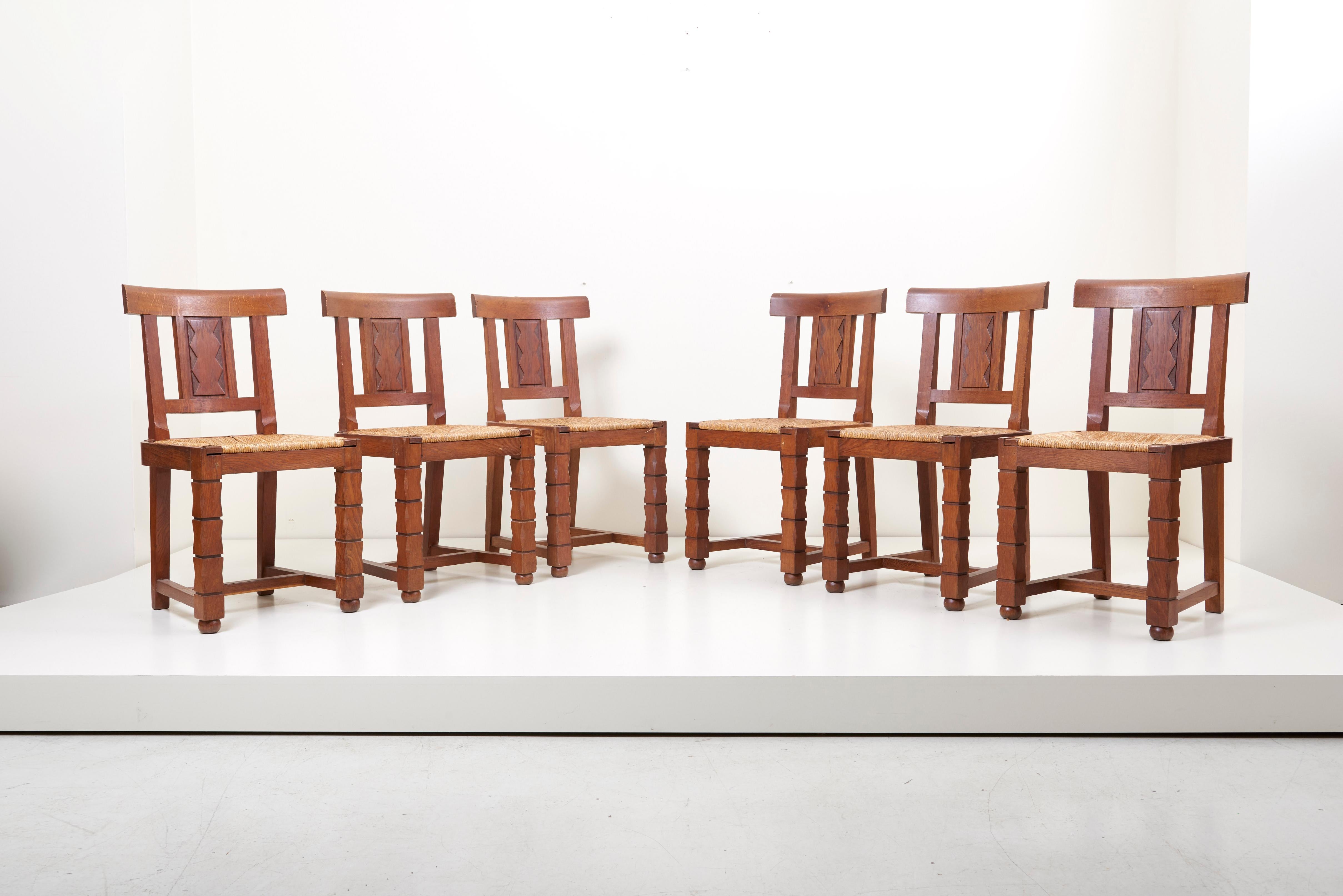 Set di sei sedie francesi degli anni '30 in legno di Oak di Jacques Mottheau (1899-1981).