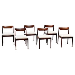 Set of six wooden elegant dining chairs