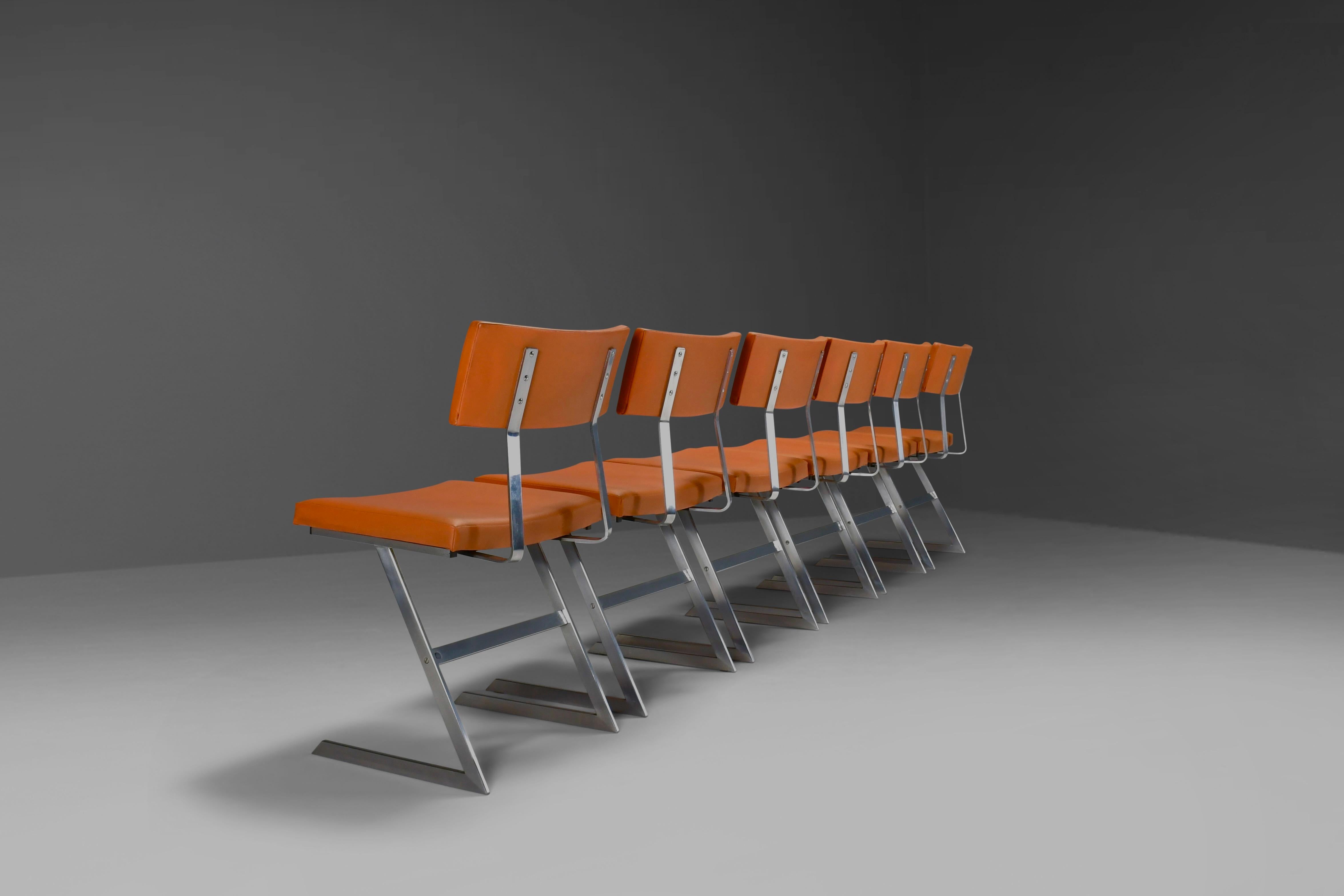 Mid-Century Modern Set of Six ‘Zig Zag’ Chairs in Metal and Orange Leatherette, Belgium 1960s For Sale