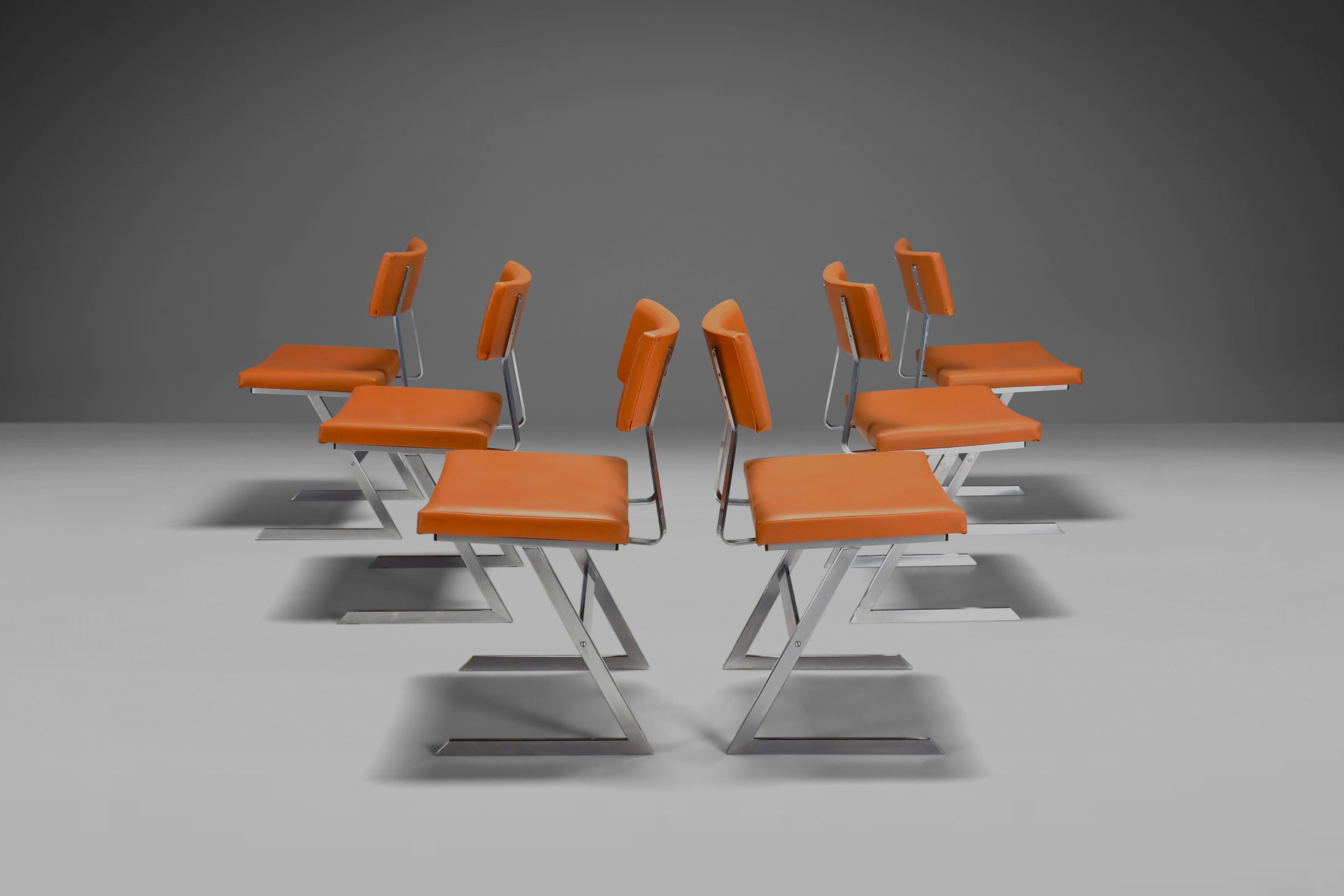 20th Century Set of Six ‘Zig Zag’ Chairs in Metal and Orange Leatherette, Belgium 1960s For Sale