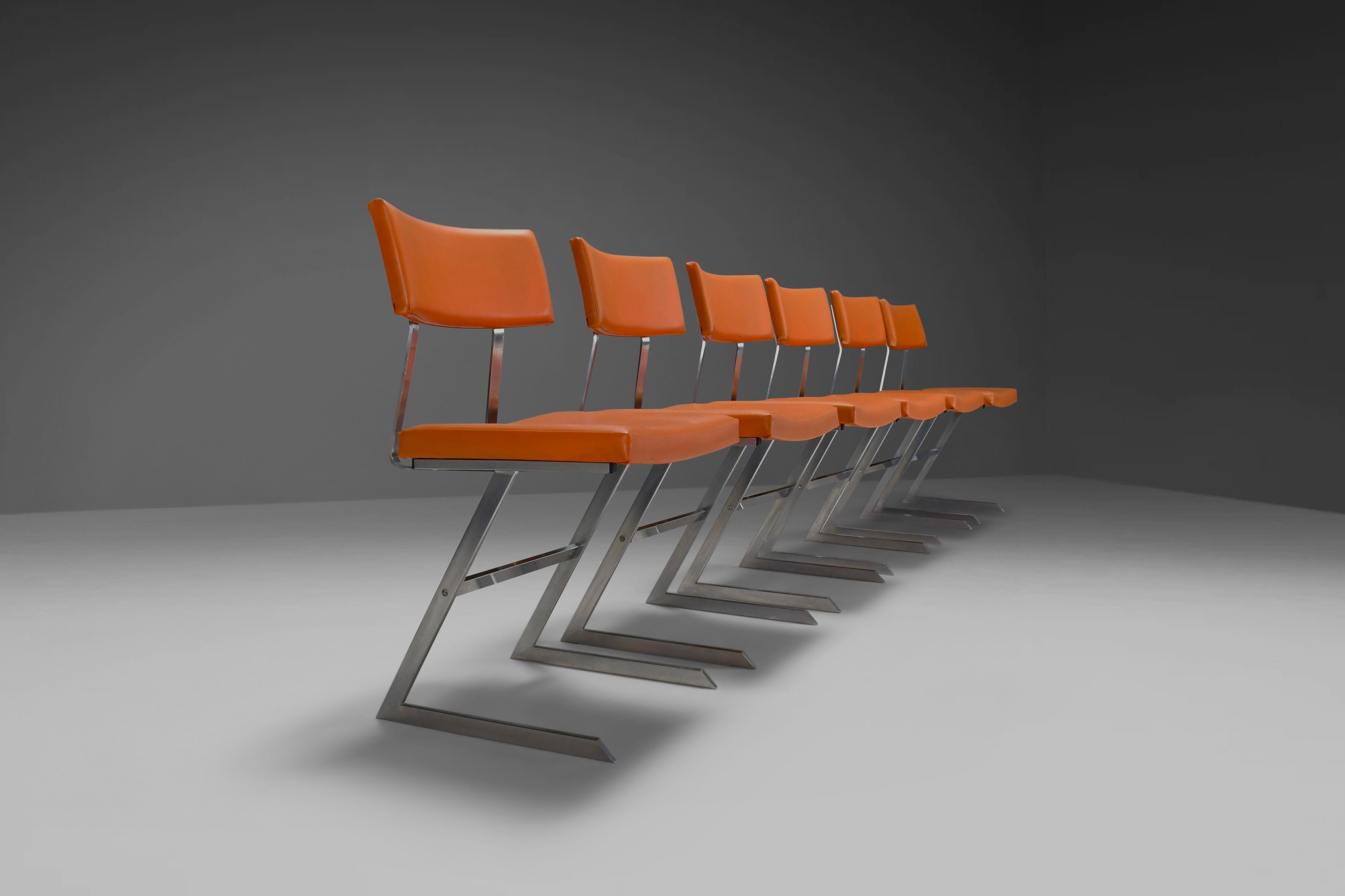 Set of Six ‘Zig Zag’ Chairs in Metal and Orange Leatherette, Belgium 1960s For Sale 1