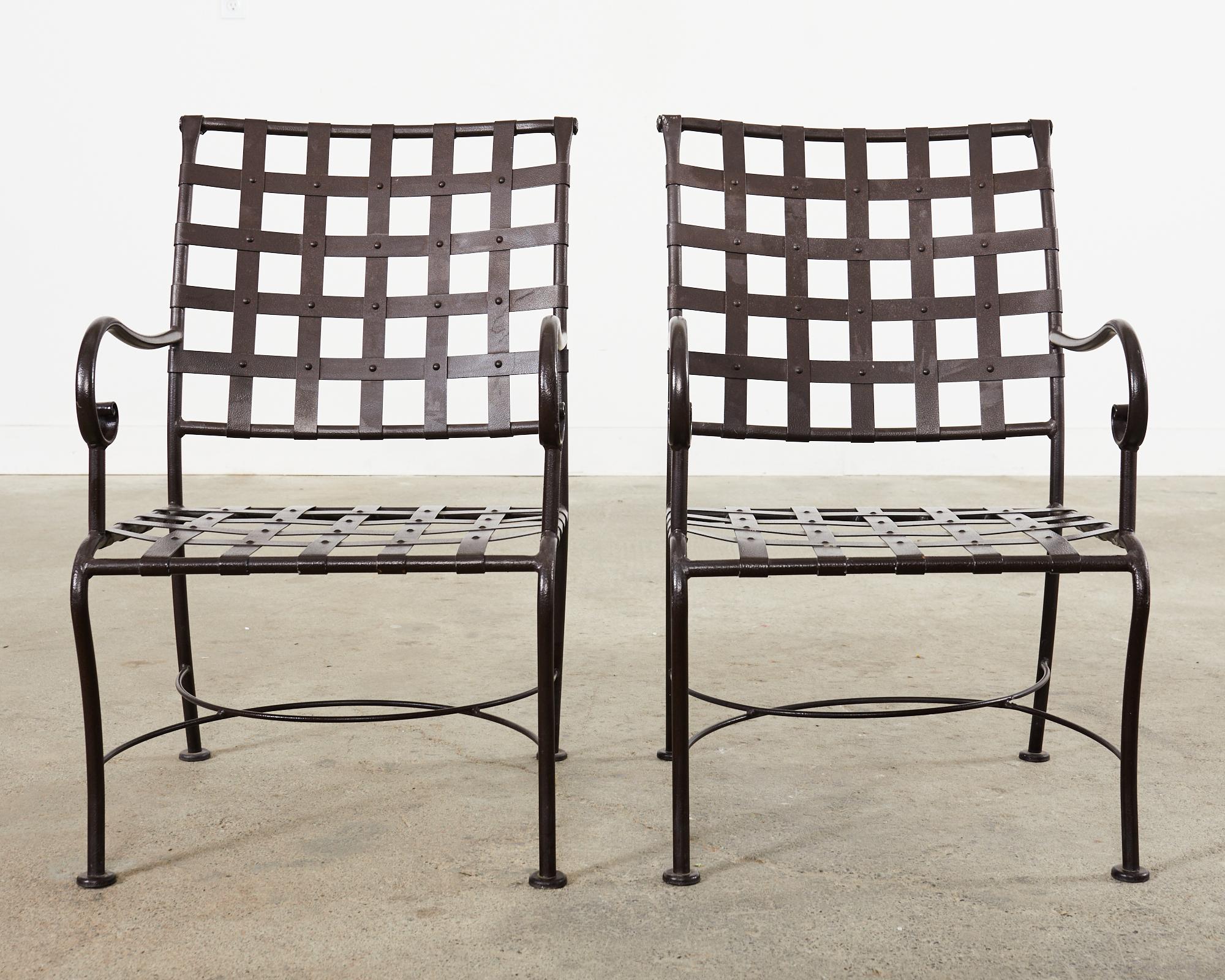 Sechzehn Stühle Brown Jordan Florentine Style Garden Dining Chairs  im Zustand „Gut“ im Angebot in Rio Vista, CA