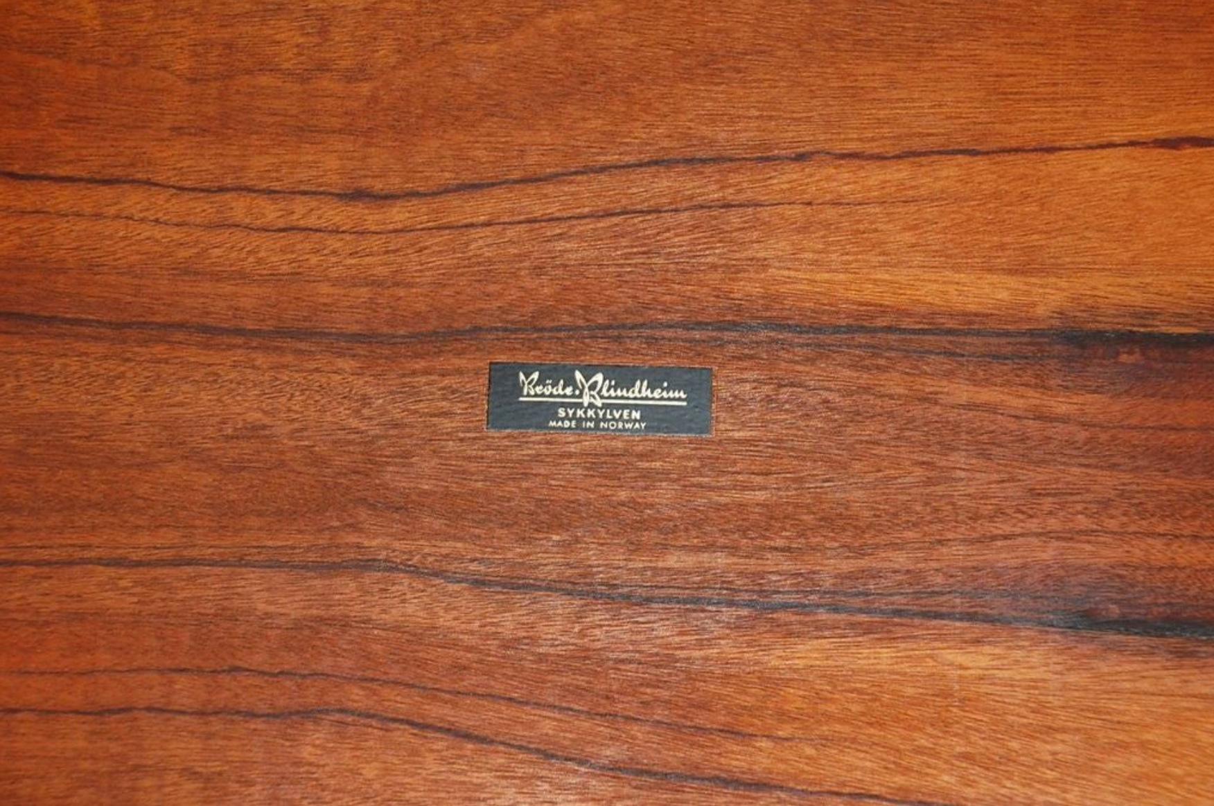 Set schlanker skandinavischer Schachteltische von Brode Blindheim im Zustand „Hervorragend“ im Angebot in Los Angeles, CA