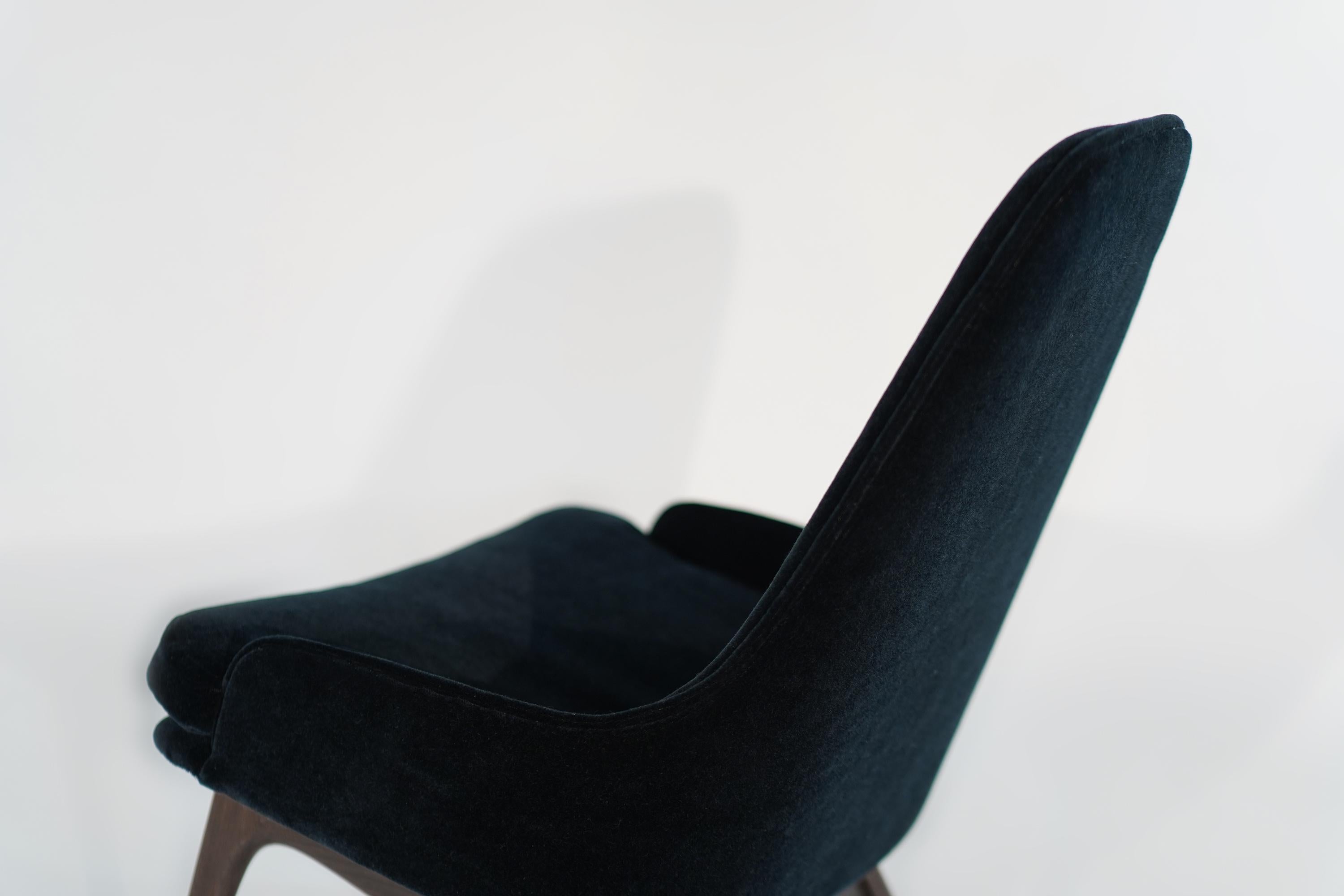 Set of Slipper Chairs by Adrian Pearsall in Navy Mohair, 1950s For Sale 1