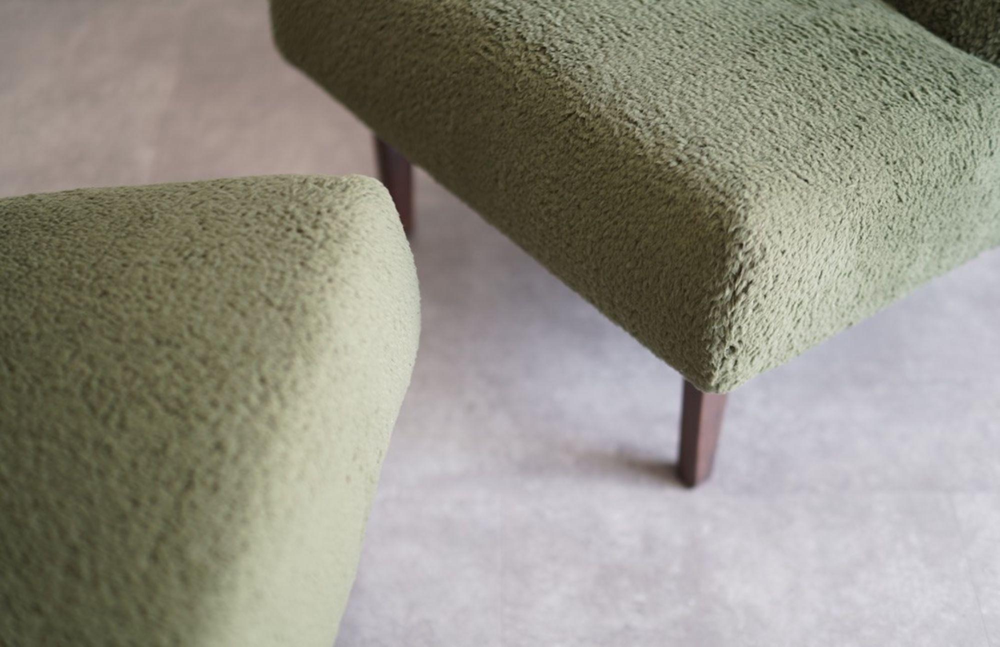 Set of Slipper Chairs by Jens Risom in Teddy Wool , C. 1950s For Sale 3