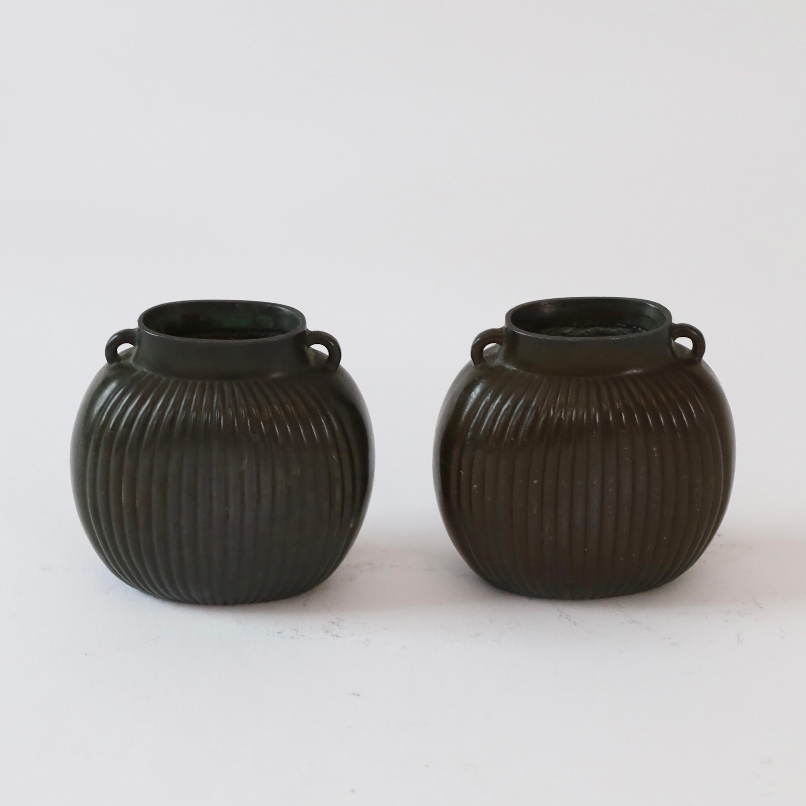 Set kleiner Art-Déco-Vasen von Just Andersen, 1930er Jahre, Dänemark (Metall) im Angebot