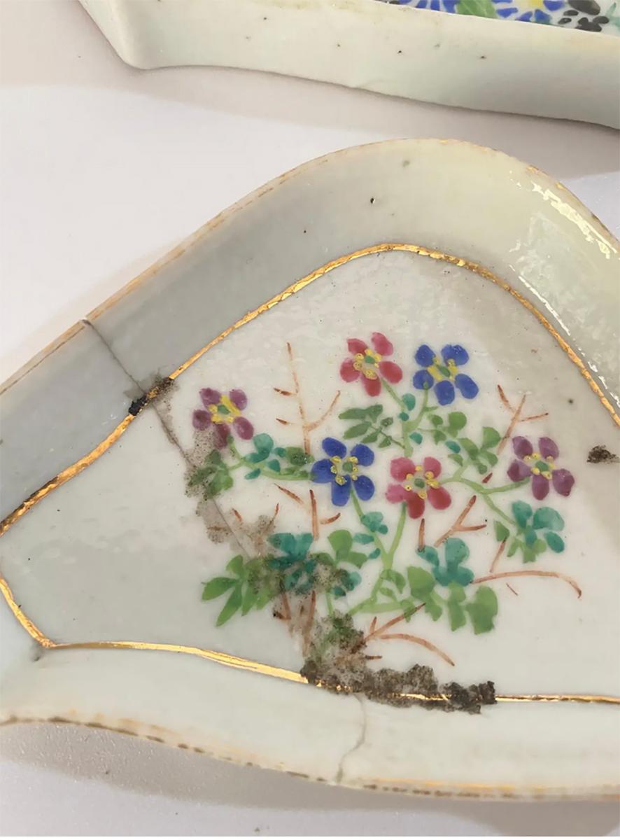 Set of Small Porcelain Serving Dish, in Wooden Box, China, 19th Century For Sale 2