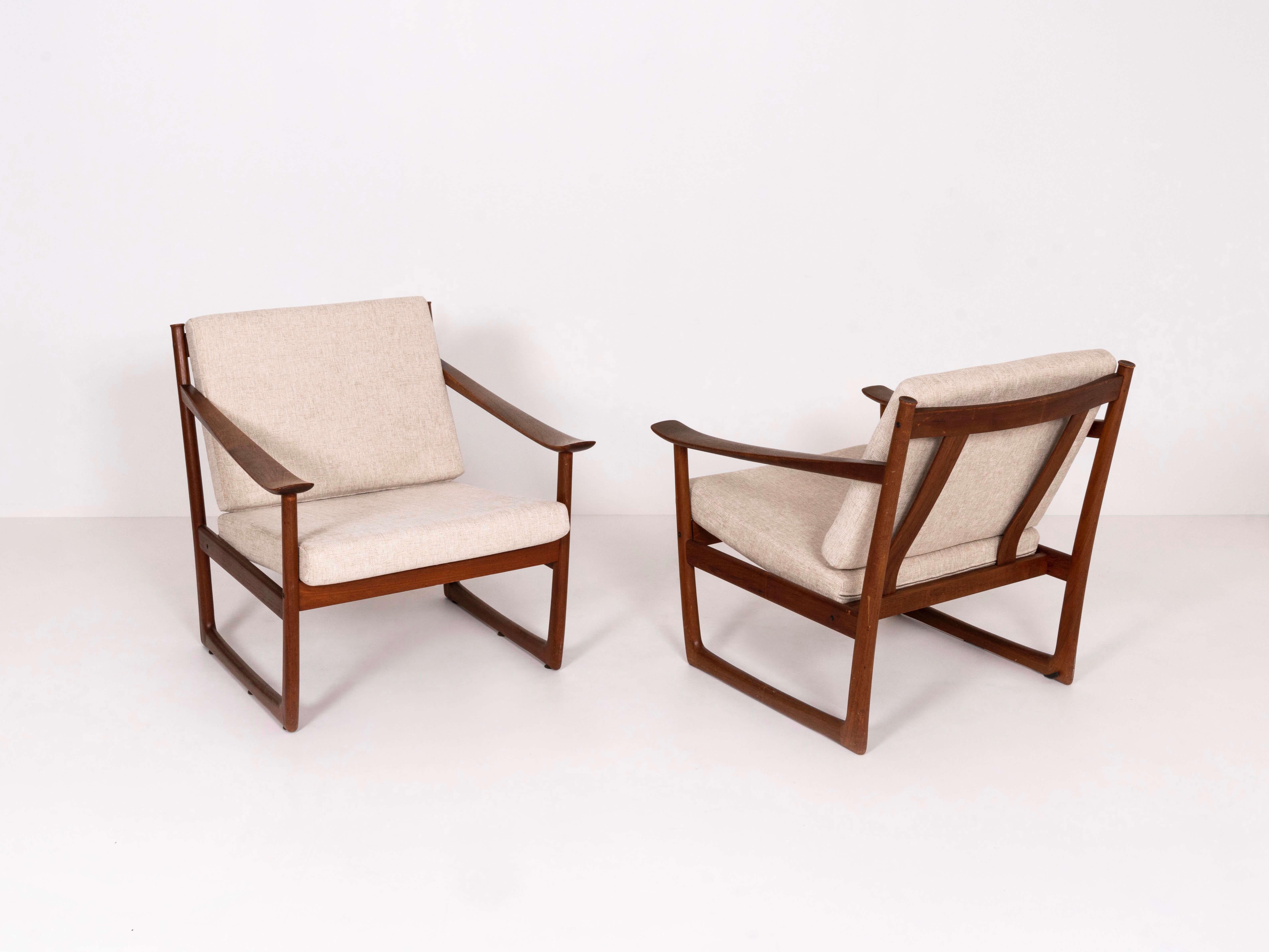 Set of Sofa and Two Arm Chairs Model FD130 Peter Hvidt & Orla Mølgaard Nielsen In Good Condition In Hellouw, NL
