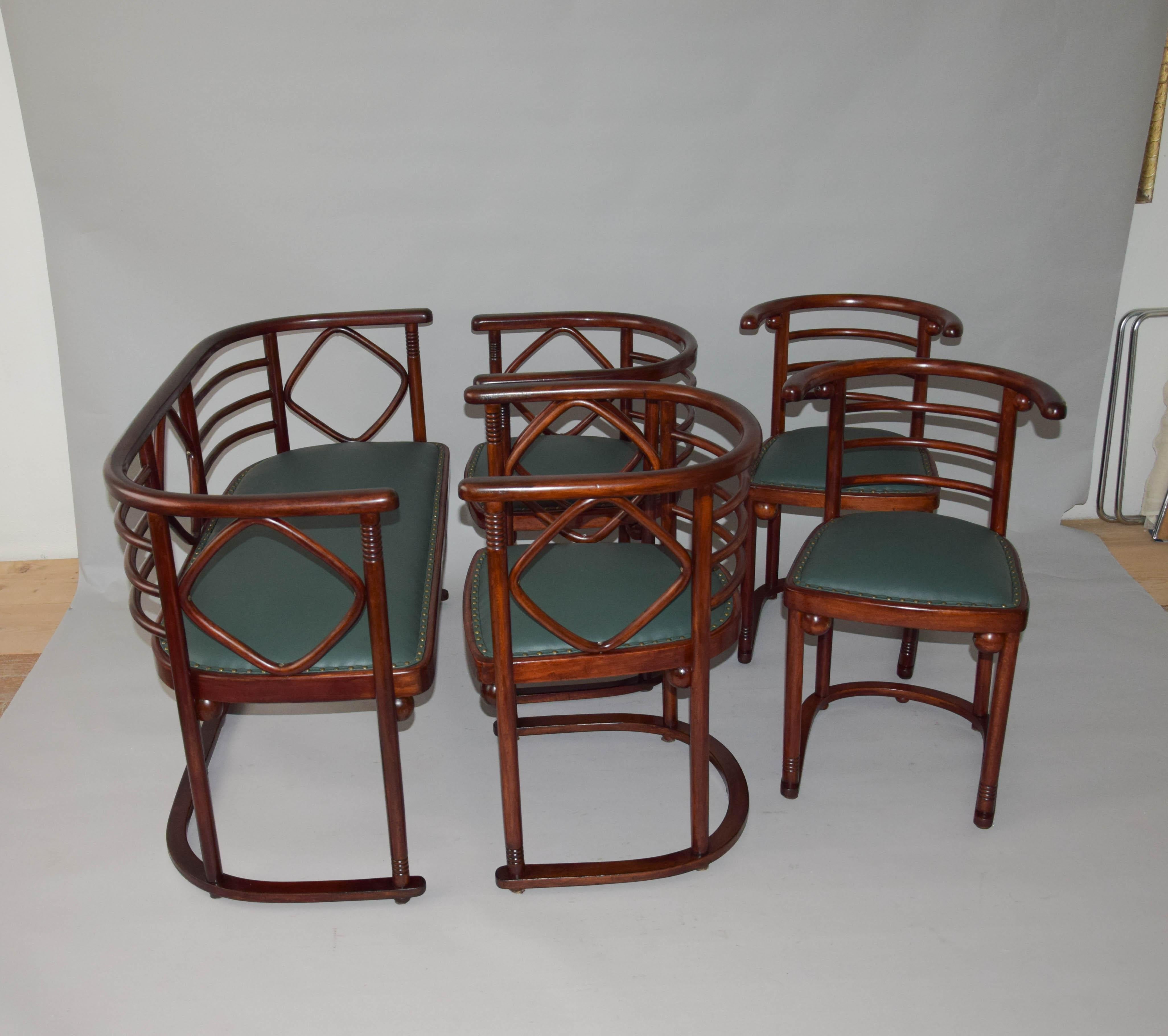 Set aus Sofa und zwei Sesseln von Josef Hoffmann, 1900er Jahre (20. Jahrhundert) im Angebot