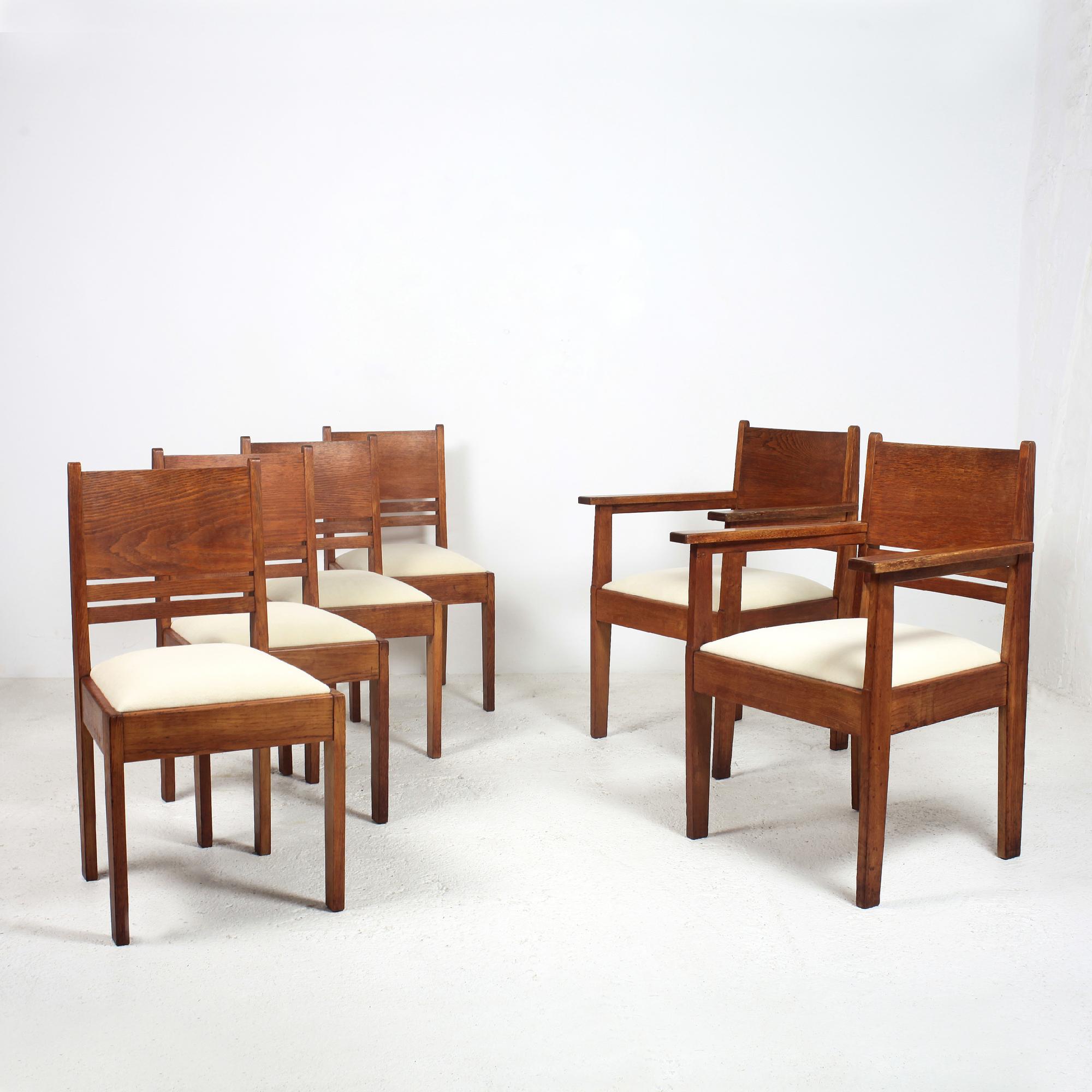 Nice and brutalist solid oak dining room set figuring 4 chairs and 2 armchairs
Reconstruction period 1940-1950
Reupholstered in creamy wool velour with new foam and new strap
In the style of Jean Prouvé, Rene Gabriel, Francis Jourdain.
Beautiful