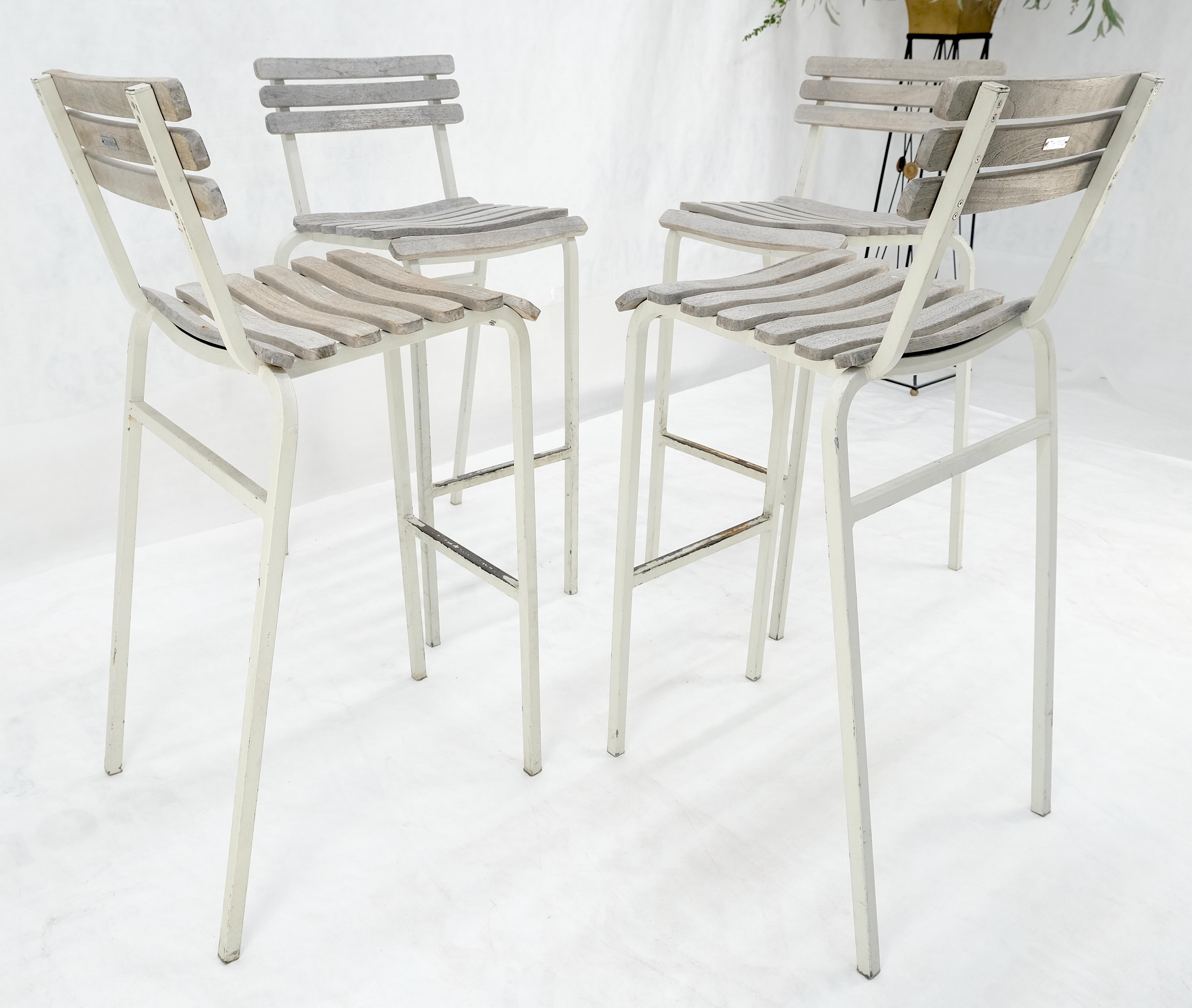 Set di 7 sgabelli da bar per esterni in alluminio e teak massiccio in vendita 1