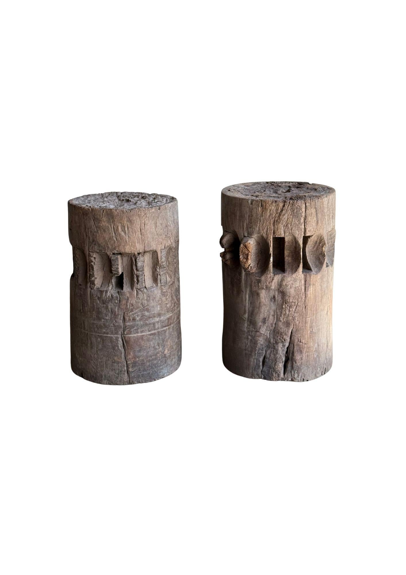 Indonesiano Set di frantumatori / macinini per canna da zucchero in teak massiccio di Giava, Indonesia, 1900 ca. in vendita
