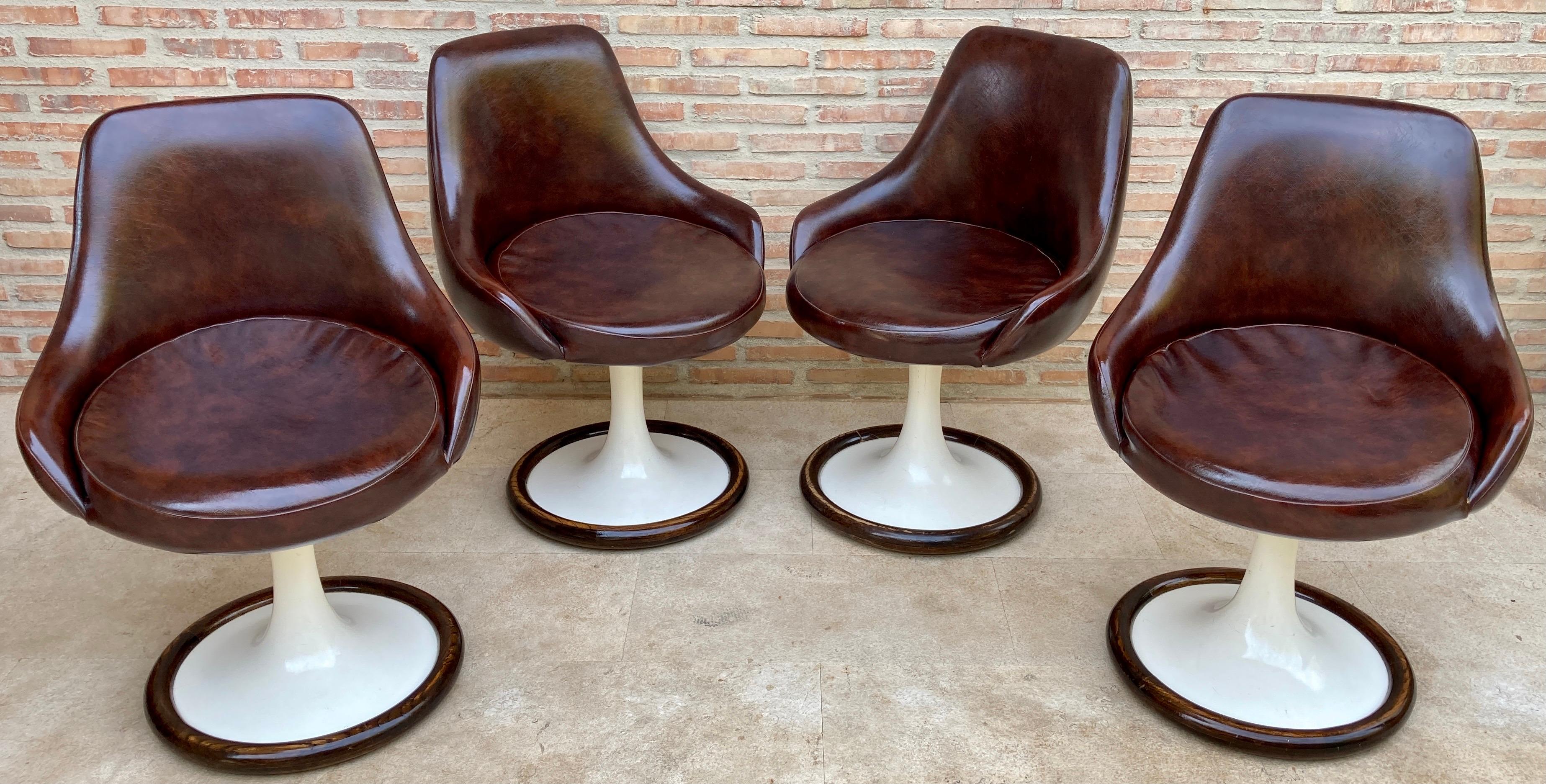 Mid-Century Modern Set of Space Age Swivel Chairs in Original Brown Leather For Sale