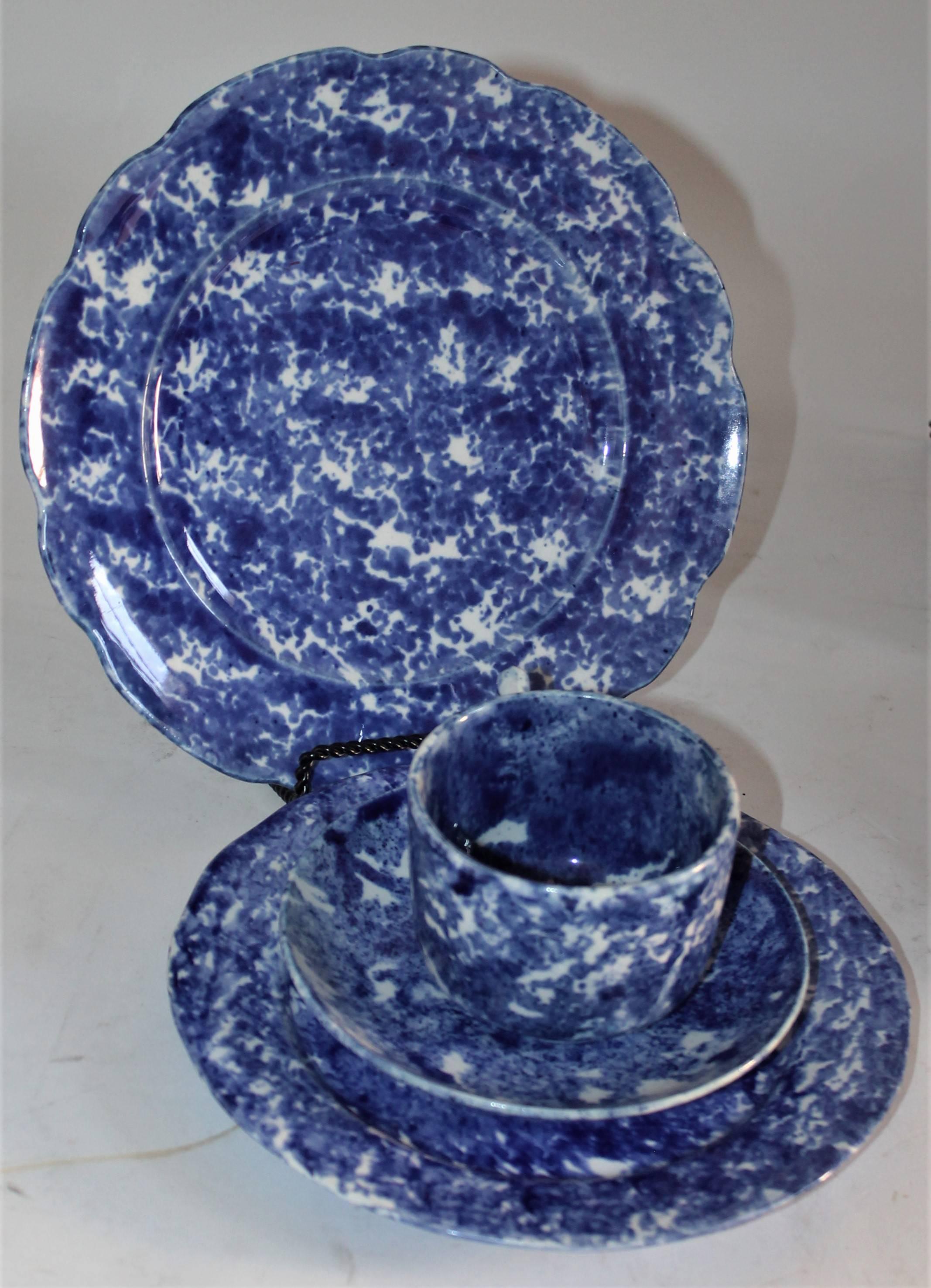 Pottery Set of Spongeware Cups, Plates and Saucers / 16 Pieces Set For Sale
