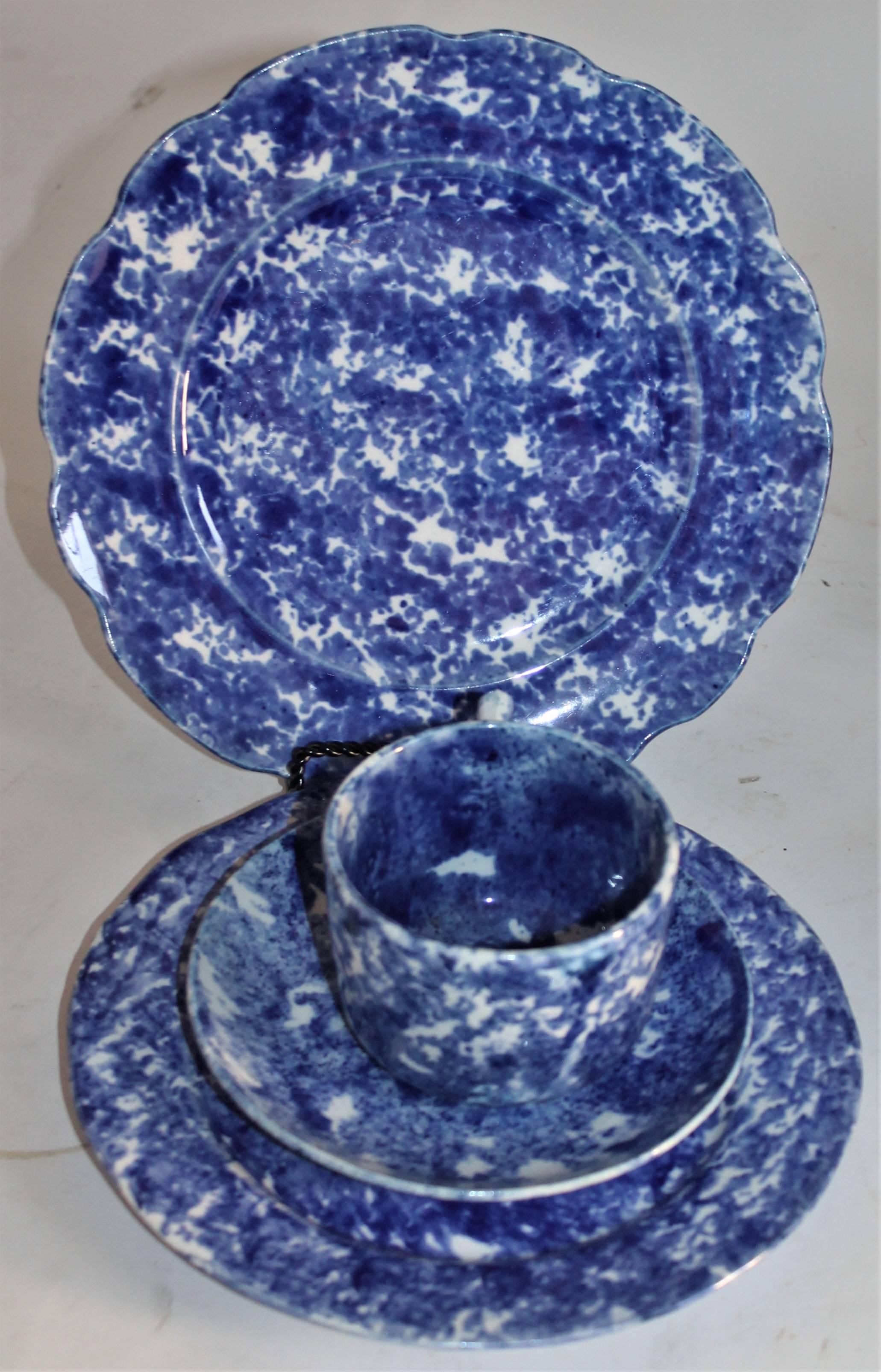 Hand-Crafted Set of Spongeware Cups, Plates and Saucers / 16 Pieces Set For Sale