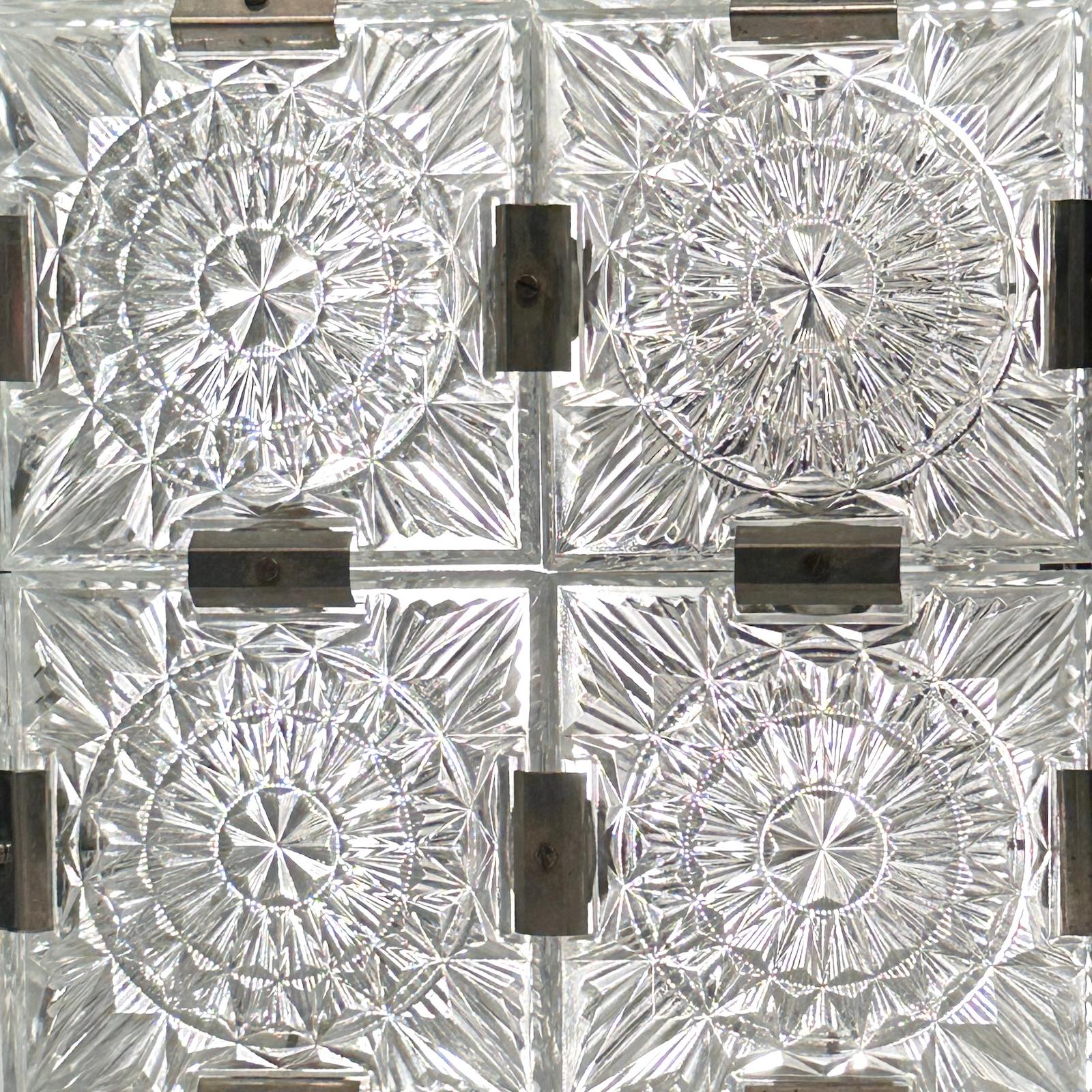 Tchèque Ensemble de luminaires carrés modernes en verre moulé, vendus individuellement en vente