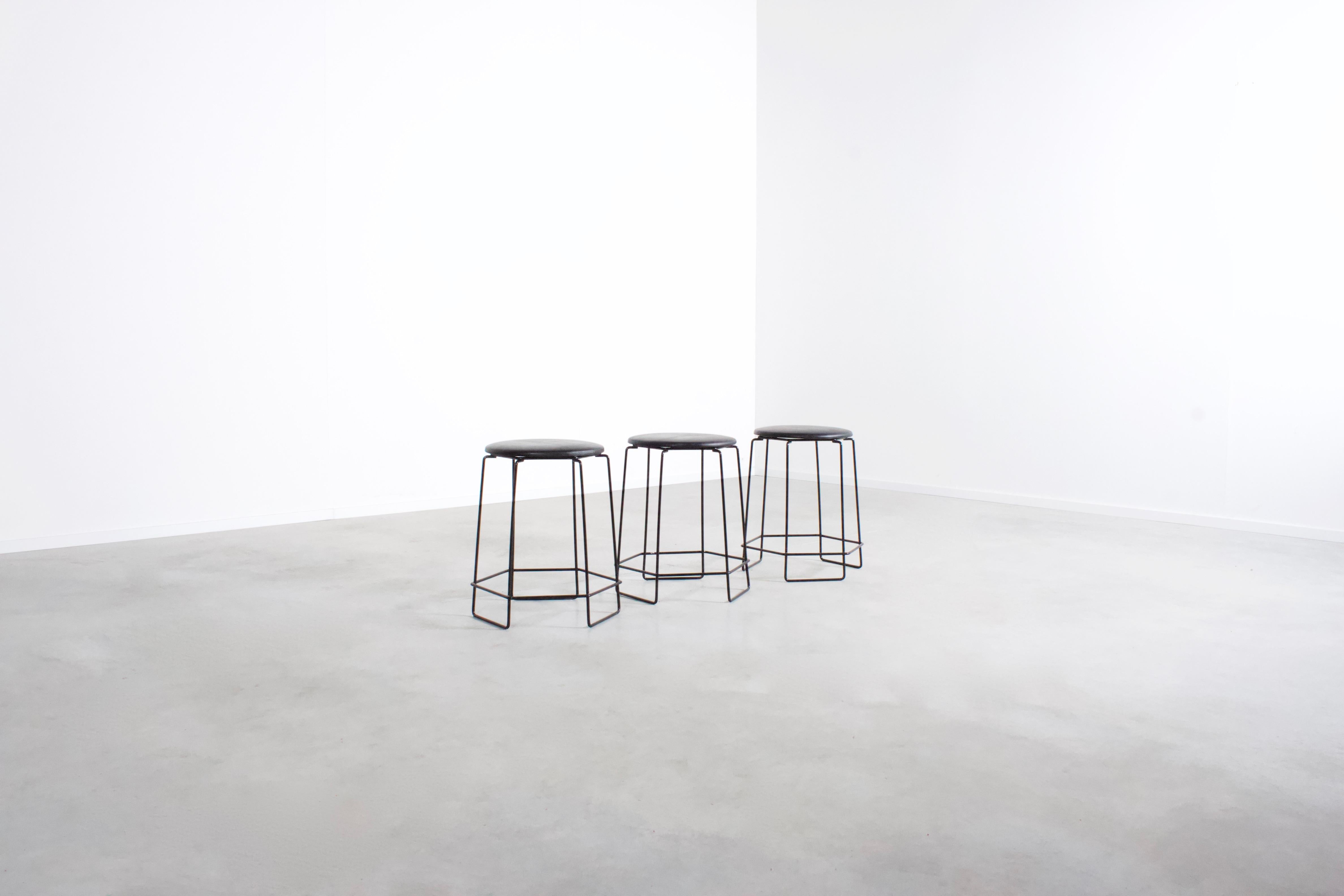 French Set of Square Verner Panton Wire Stools, 1960s For Sale