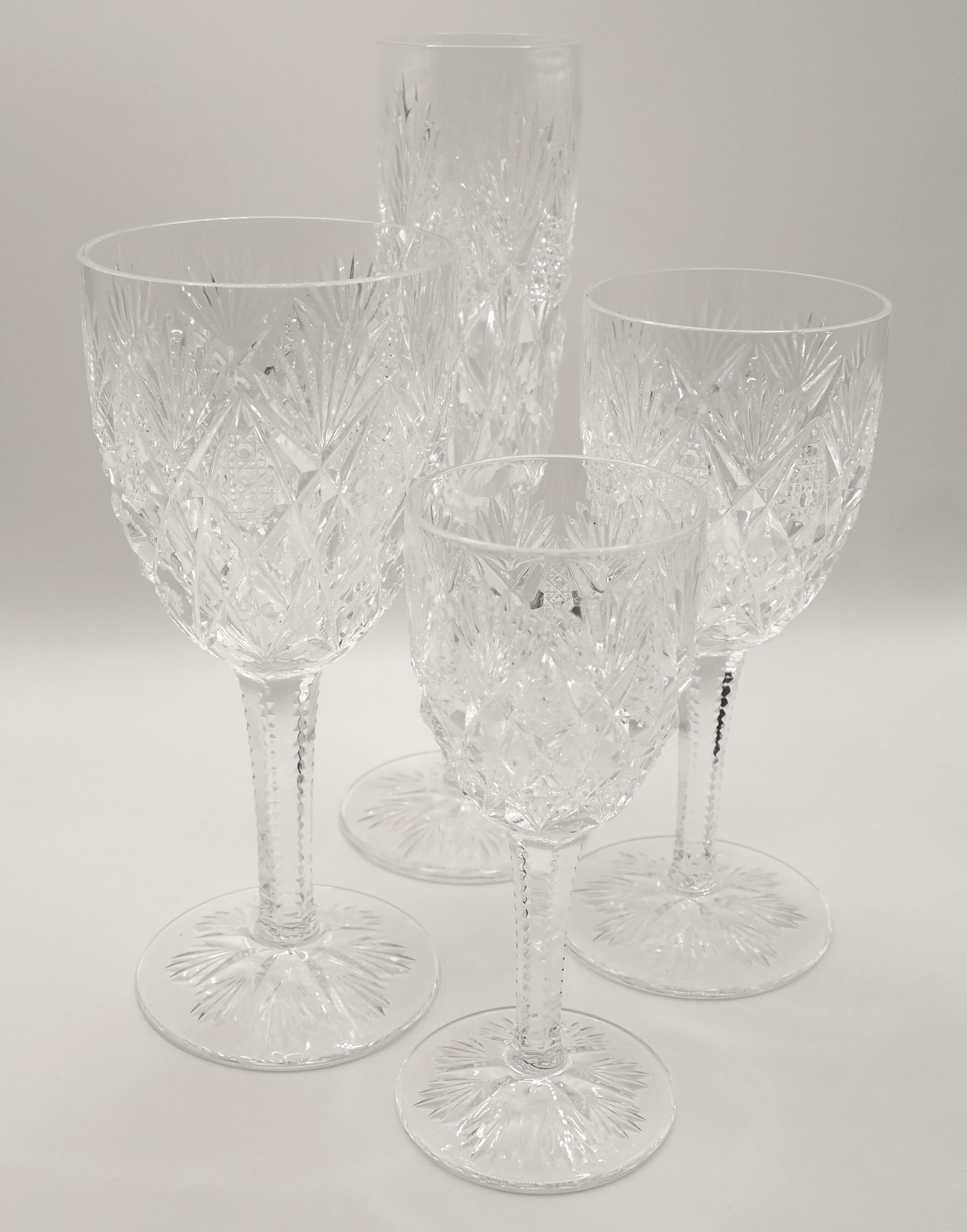 Large St Louis crystal set for 6 guests, 24 pieces beautiful Florence cut.

Florence cut is one of the most luxurious patterns St Louis ever designed. It is a witness of greatest French crystal makers savoir-faire and greatness. Light reflection is