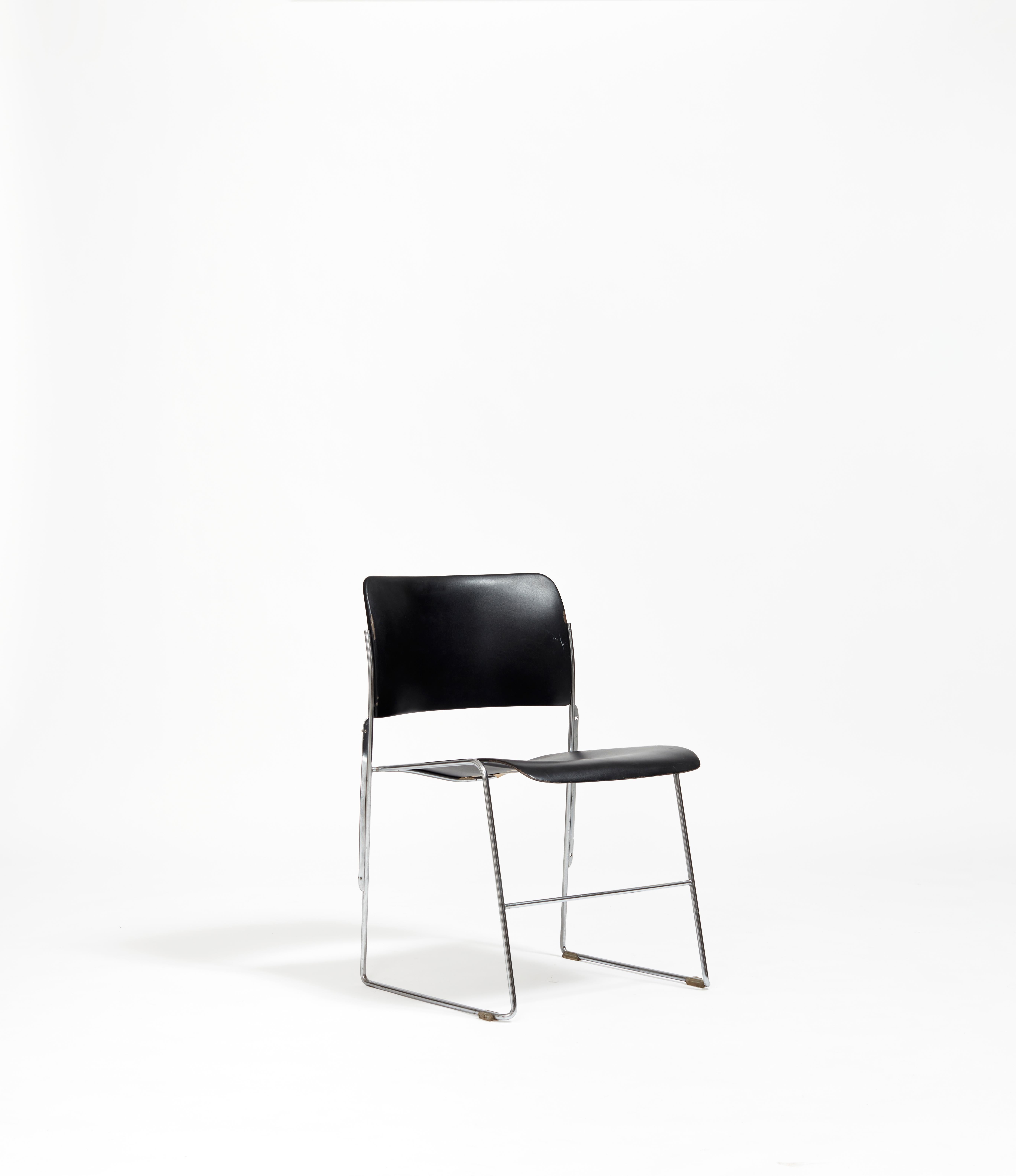 Set aus stapelbaren 40/4 Stühlen von David Rowland in Grün und Schwarz im Zustand „Relativ gut“ im Angebot in Cape Town, WC