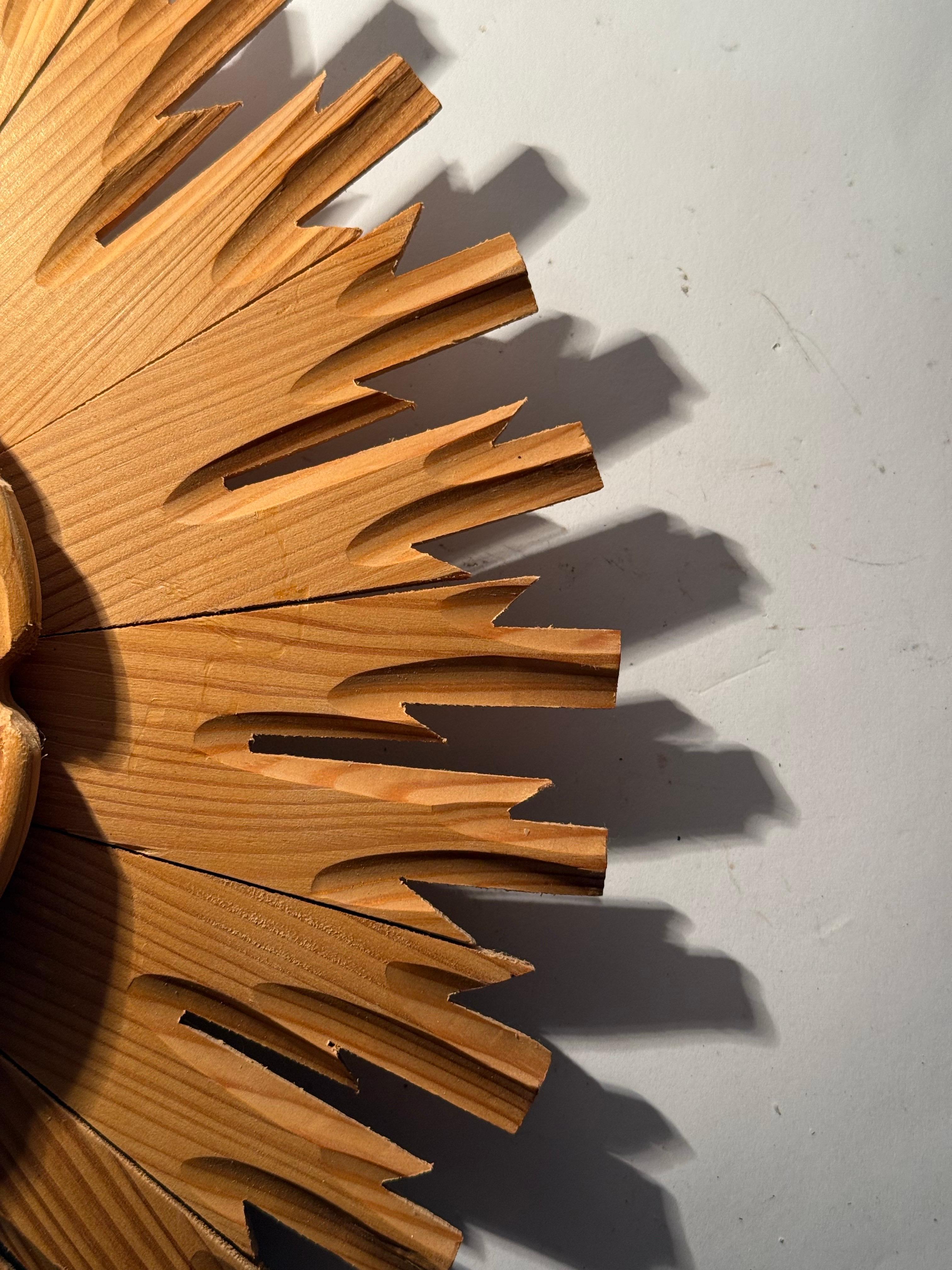 Juego de Apliques Sol Estallido de Madera Regencia de Hollywood en venta