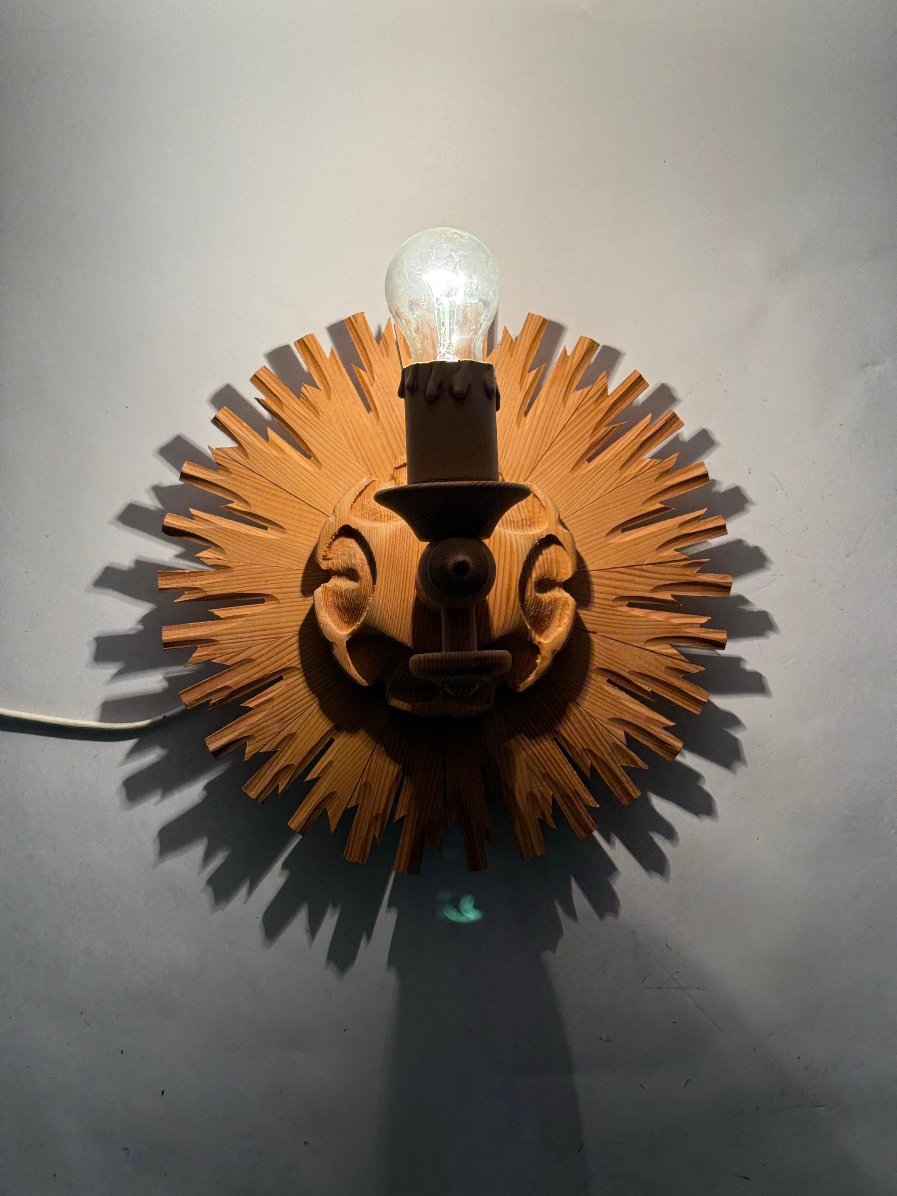 Juego de Apliques Sol Estallido de Madera Italiano en venta
