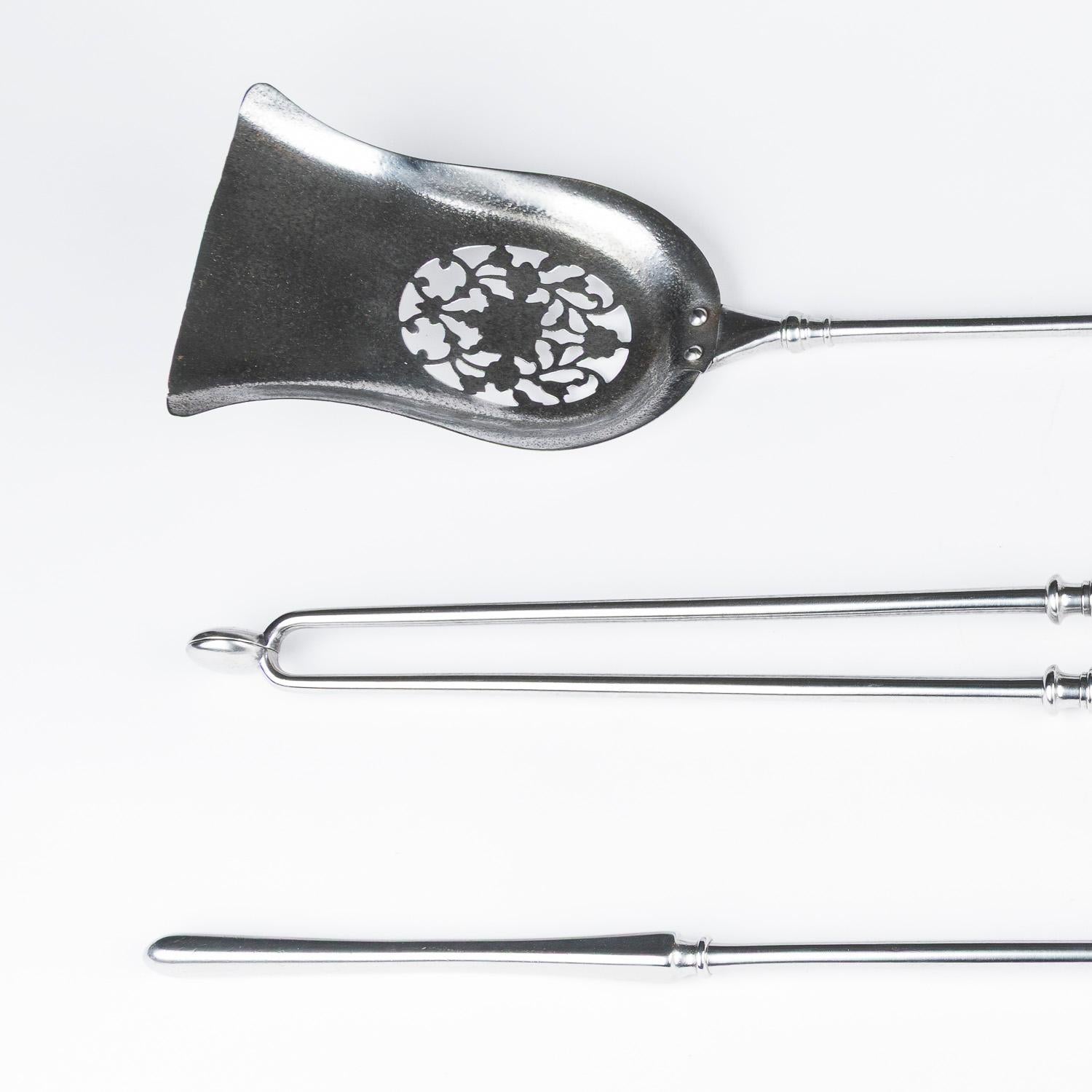 English Set of steel & brass fire irons, shovel, tongs, and poker. For Sale