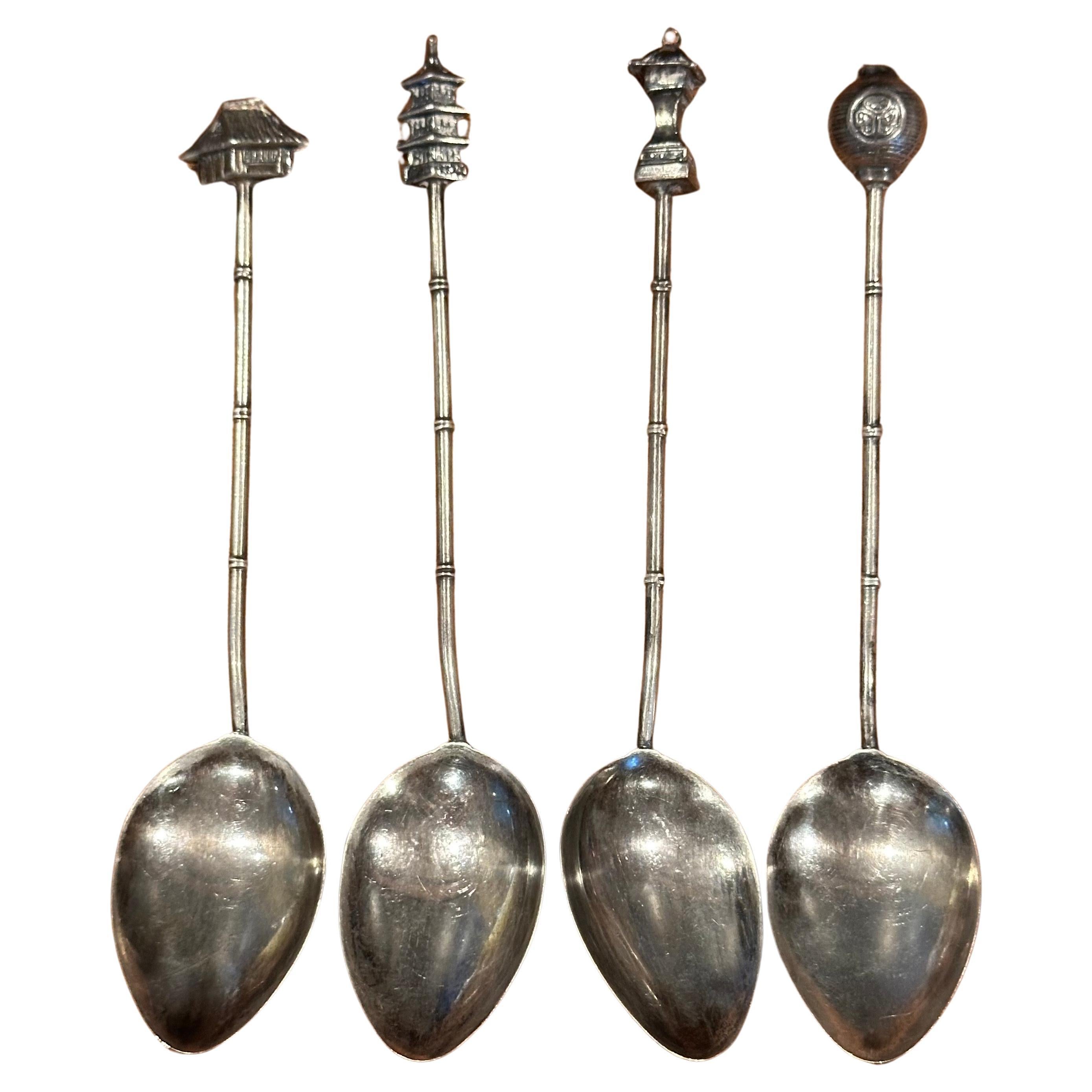 Set di cucchiai demitasse asiatici in argento sterling con motivo a pagoda e stelo in bambù