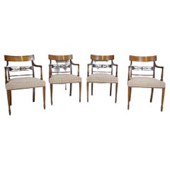 Conjunto de Sillones Estilizados de Roble de Mediados. Siglo XX en Colores Claros