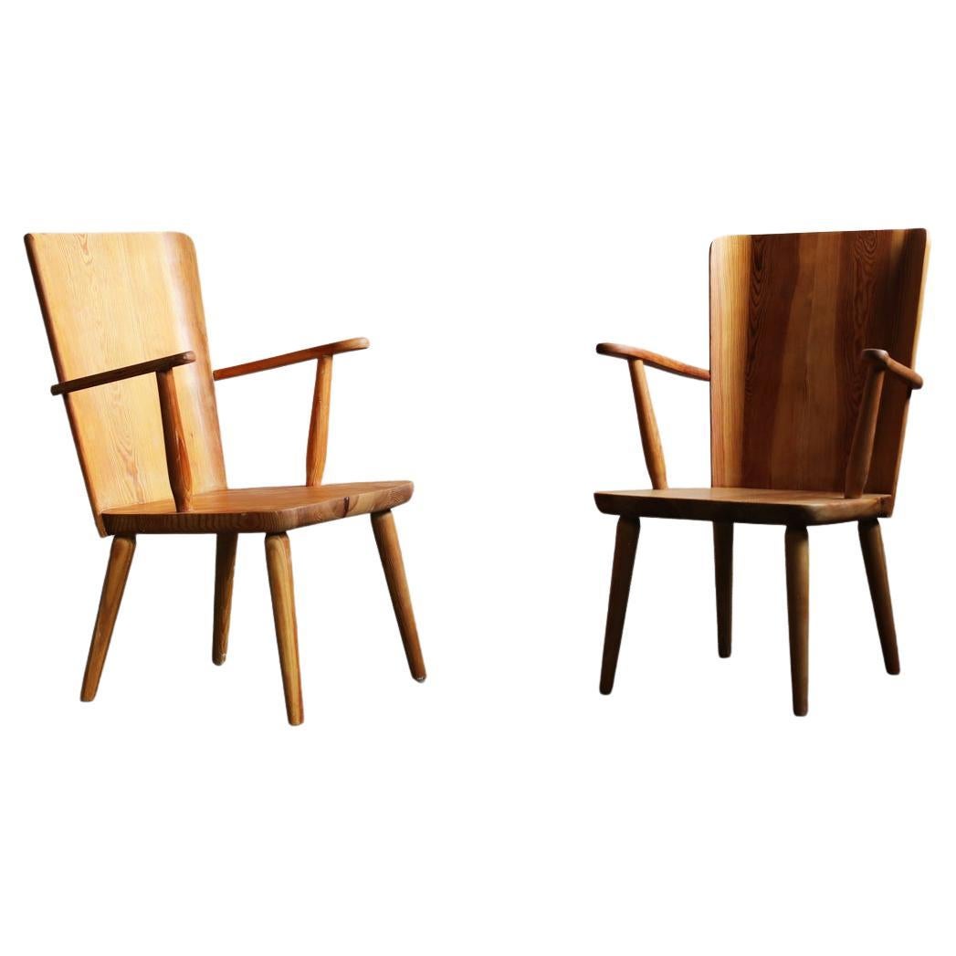 Ensemble de fauteuils "Svensk Fur" par Göran Malmvall en vente