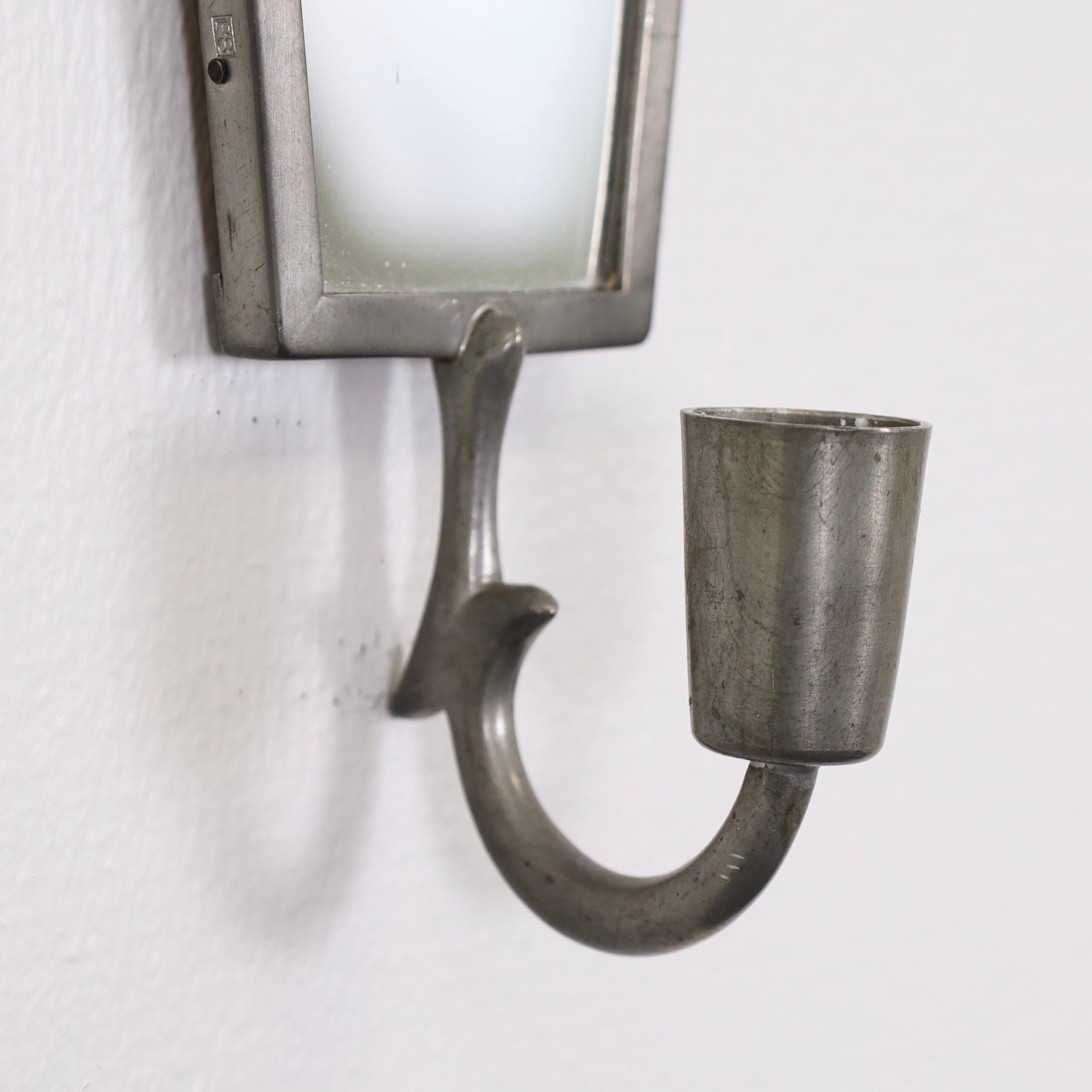 Set schwedischer Grace-Wandspiegel und Kerzenleuchter aus Zinn, 1930er Jahre, Schweden im Angebot 3