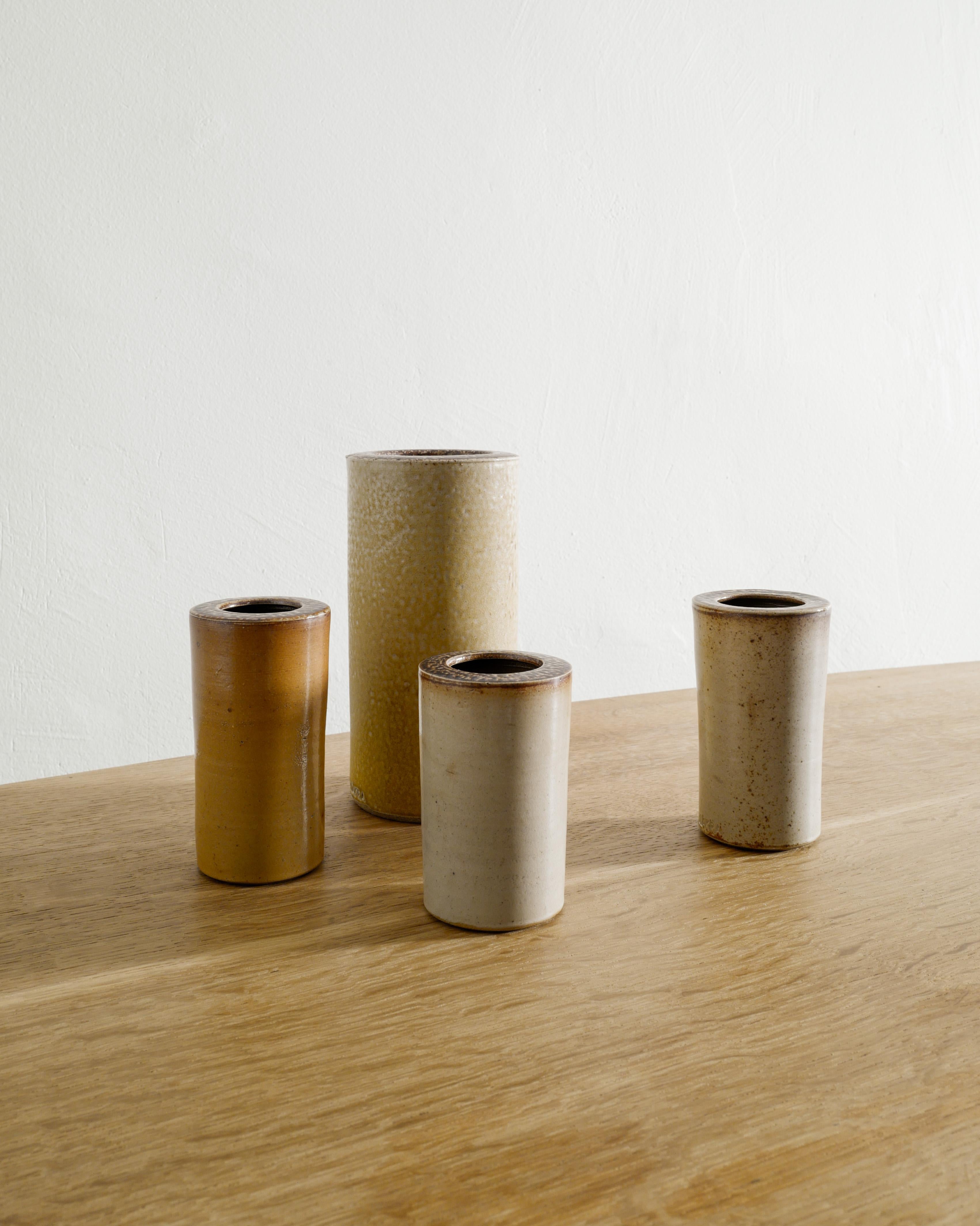 Scandinavo moderno Set di vasi svedesi a cilindro in ceramica della metà del secolo scorso prodotti da Wallåkra, anni '40 in vendita