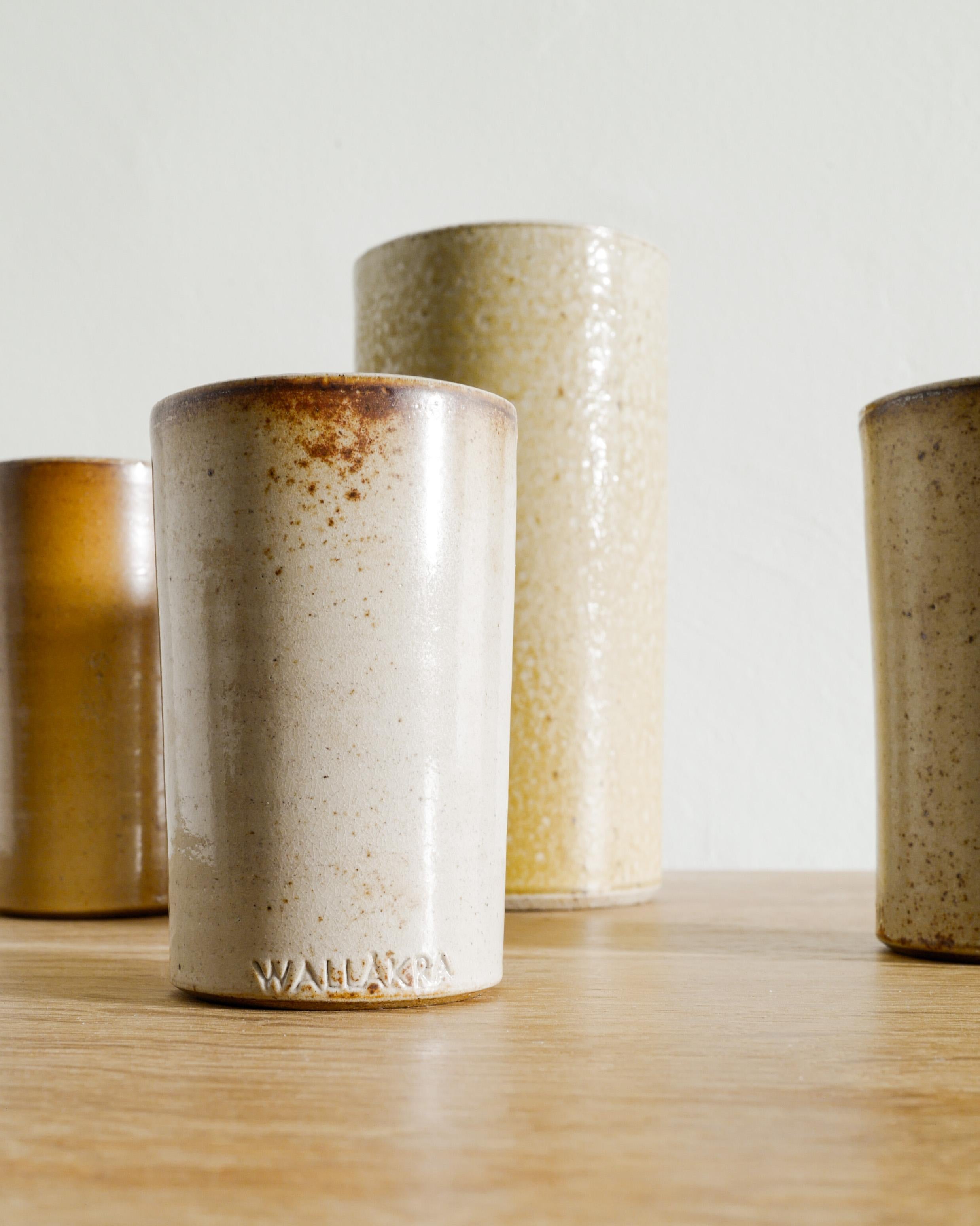 Svedese Set di vasi svedesi a cilindro in ceramica della metà del secolo scorso prodotti da Wallåkra, anni '40 in vendita