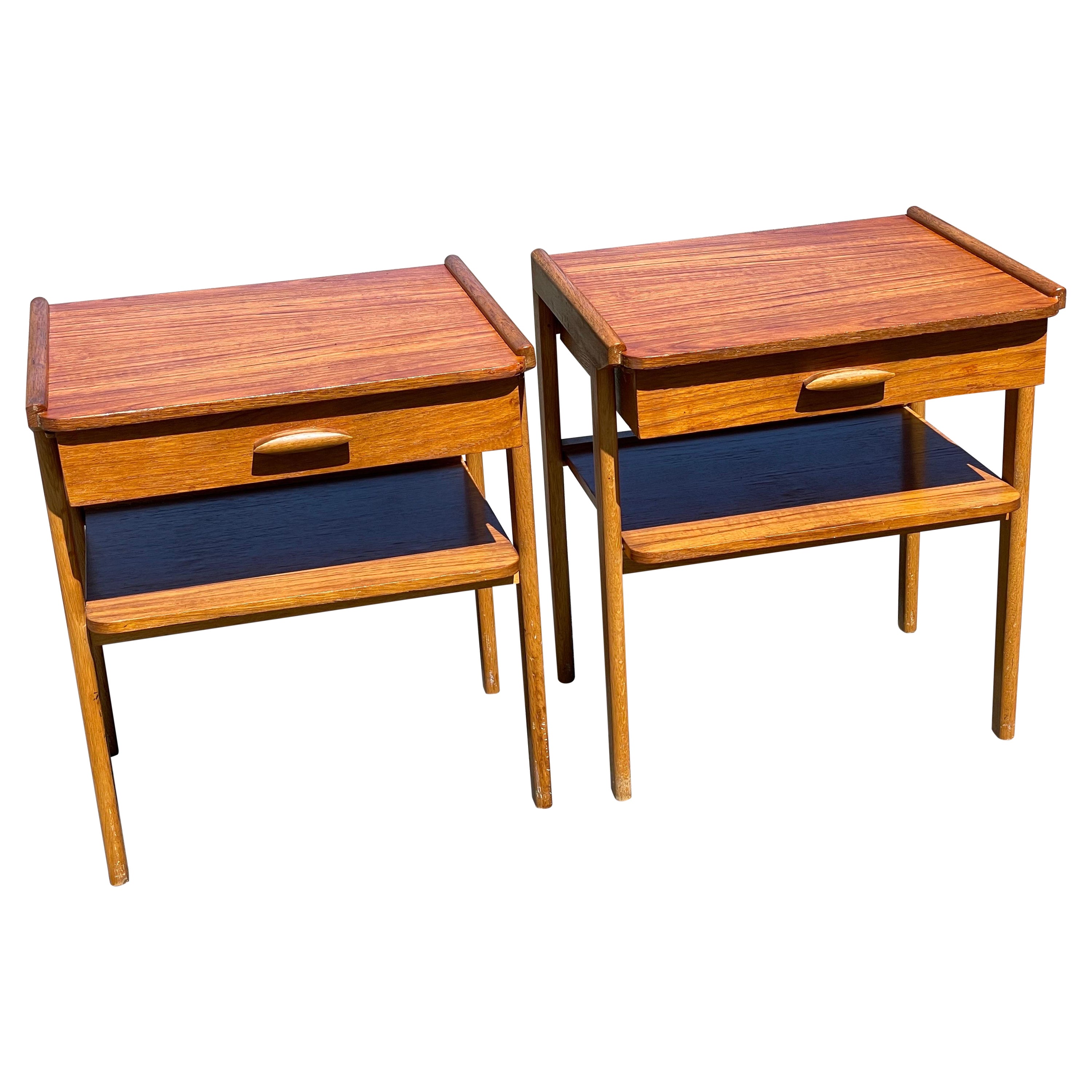 Set di comodini svedesi di metà secolo moderno