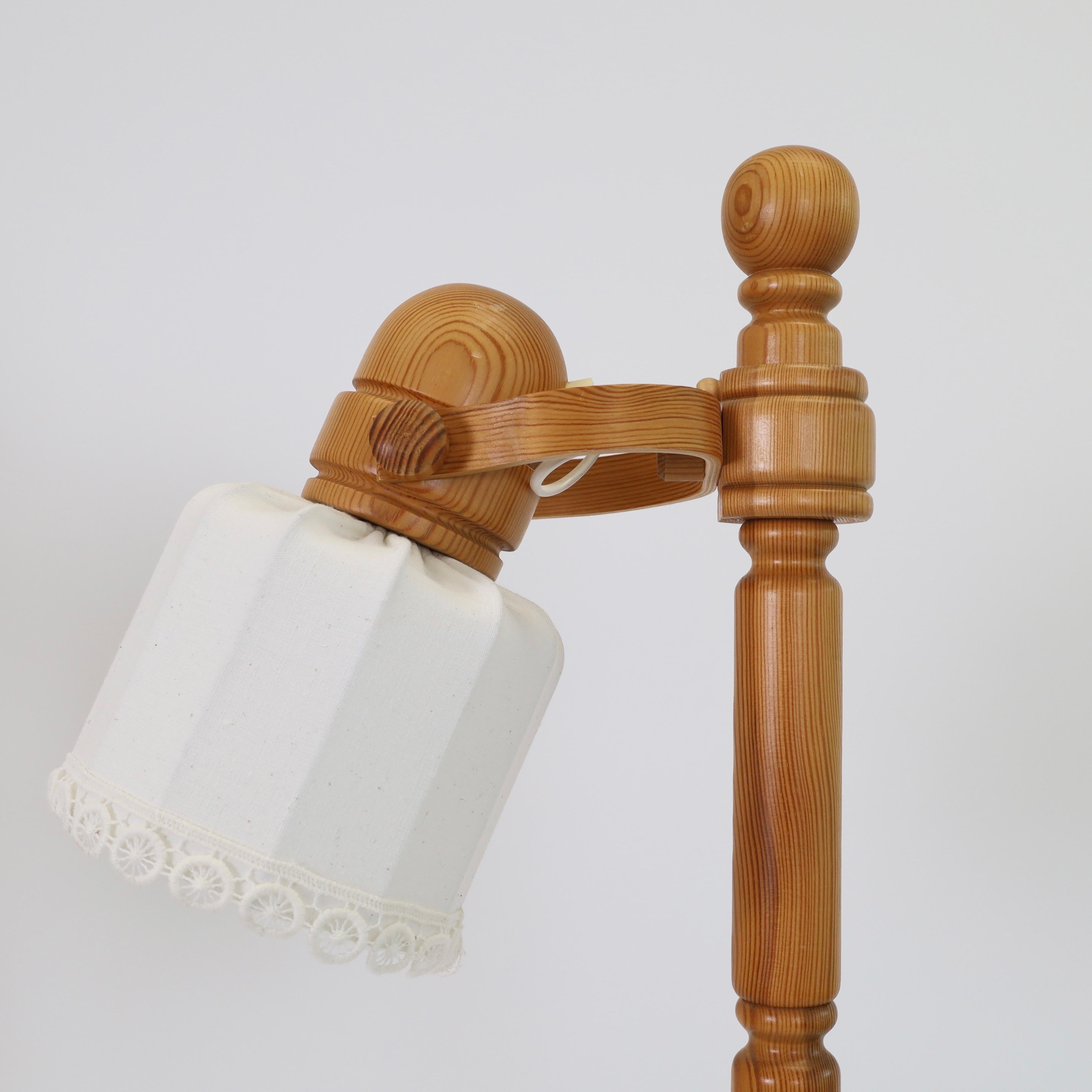 Set di lampade da terra moderne svedesi in Wood di Markslöjd, anni '70, Svezia in vendita 4