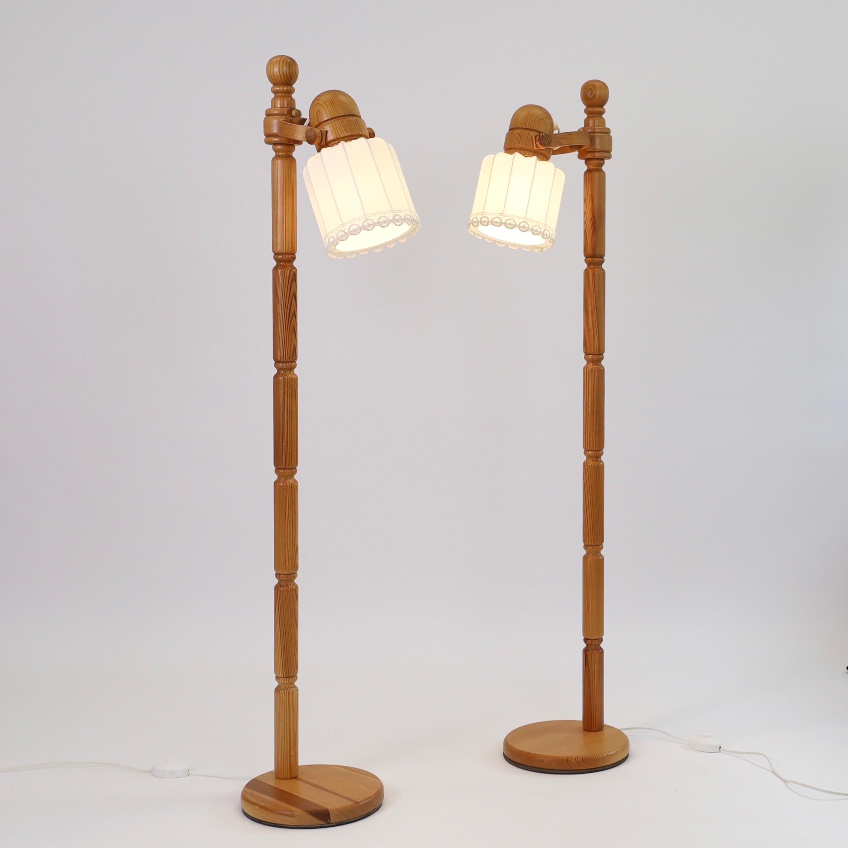 Set di lampade da terra moderne svedesi in Wood di Markslöjd, anni '70, Svezia In condizioni buone in vendita a Værløse, DK